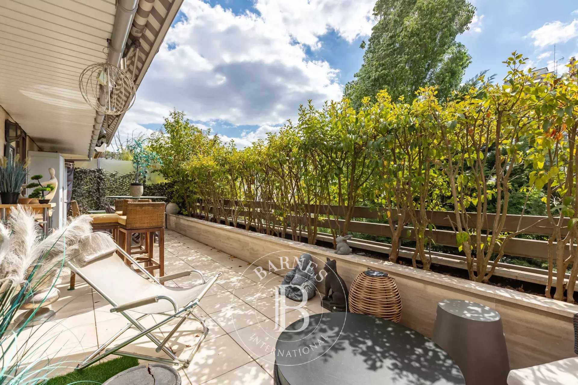 Appartement Neuilly-sur-Seine  -  ref 86933355 (picture 1)