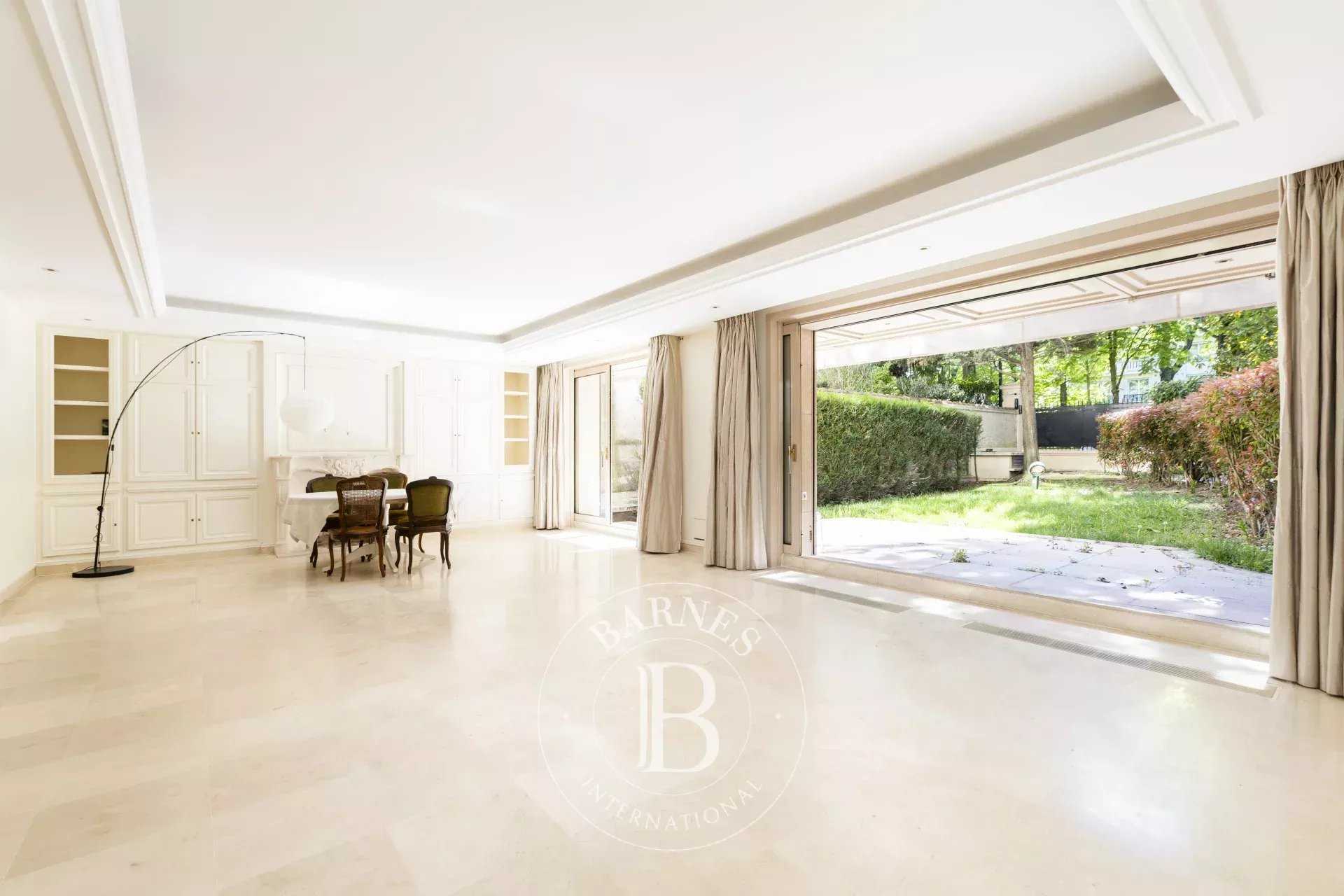 Appartement Neuilly-sur-Seine  -  ref 86895853 (picture 2)