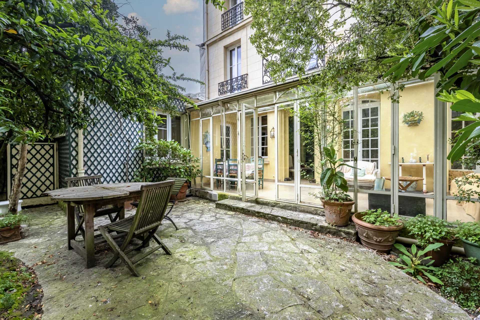 Maison Neuilly-sur-Seine  -  ref 85836889 (picture 2)