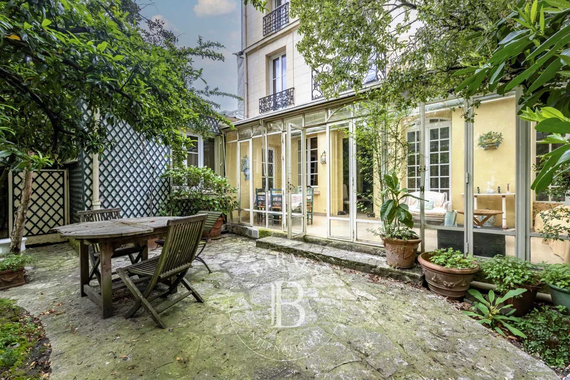 Maison Neuilly-sur-Seine  -  ref 85836889 (picture 2)