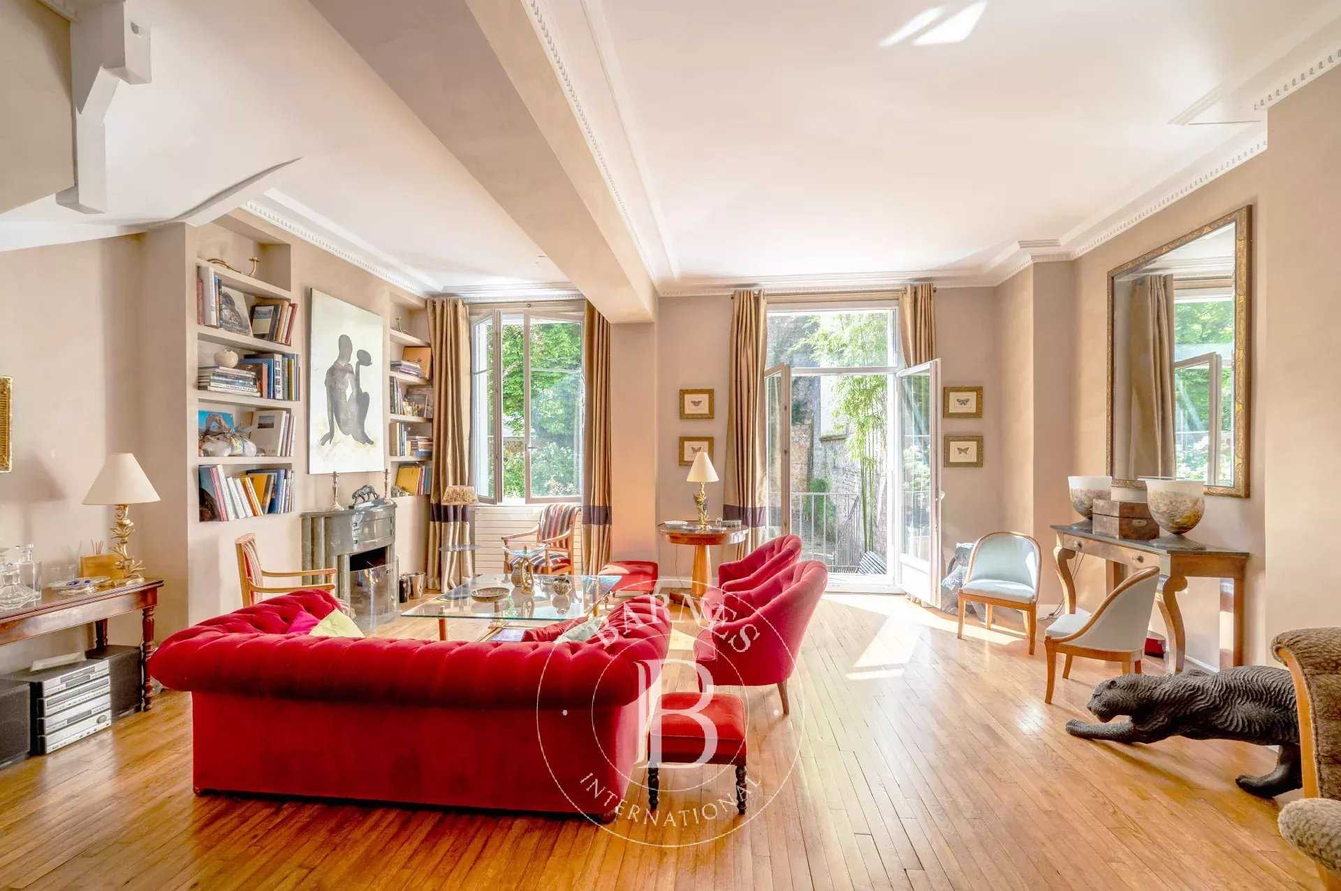Maison Neuilly-sur-Seine  -  ref 85833357 (picture 1)