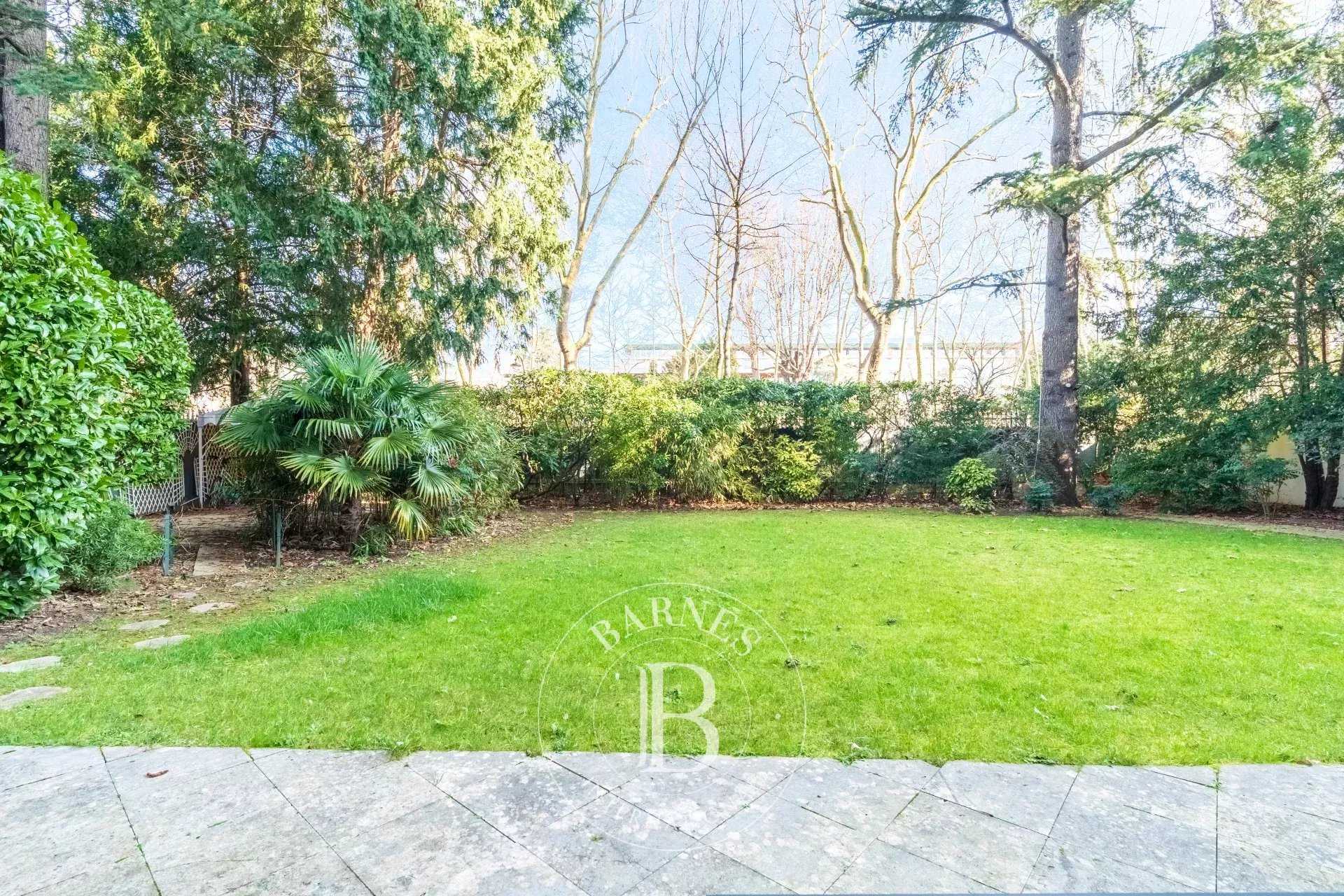 Appartement Neuilly-sur-Seine  -  ref 85645337 (picture 3)