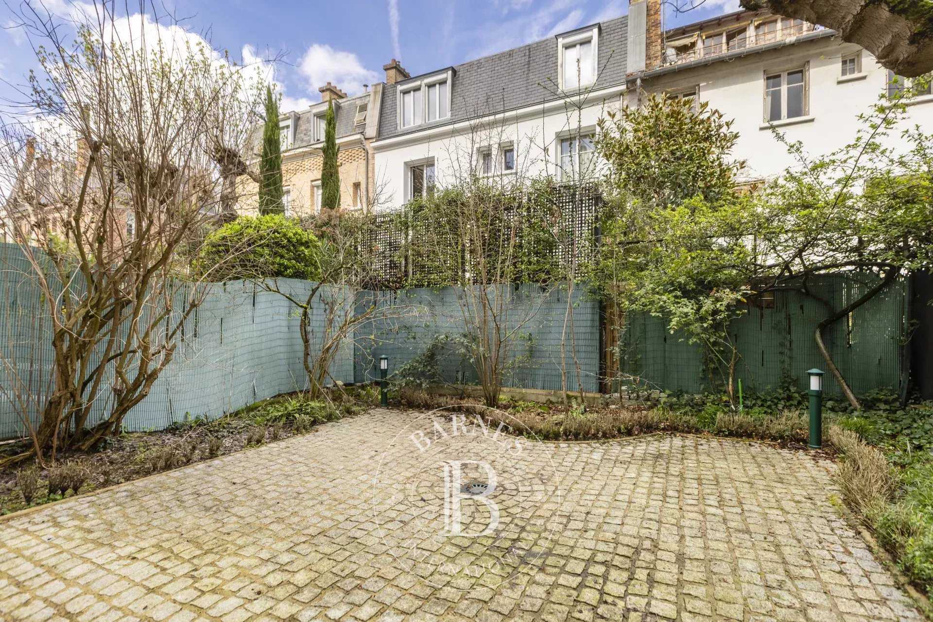 House Neuilly-sur-Seine  -  ref 86556937 (picture 2)