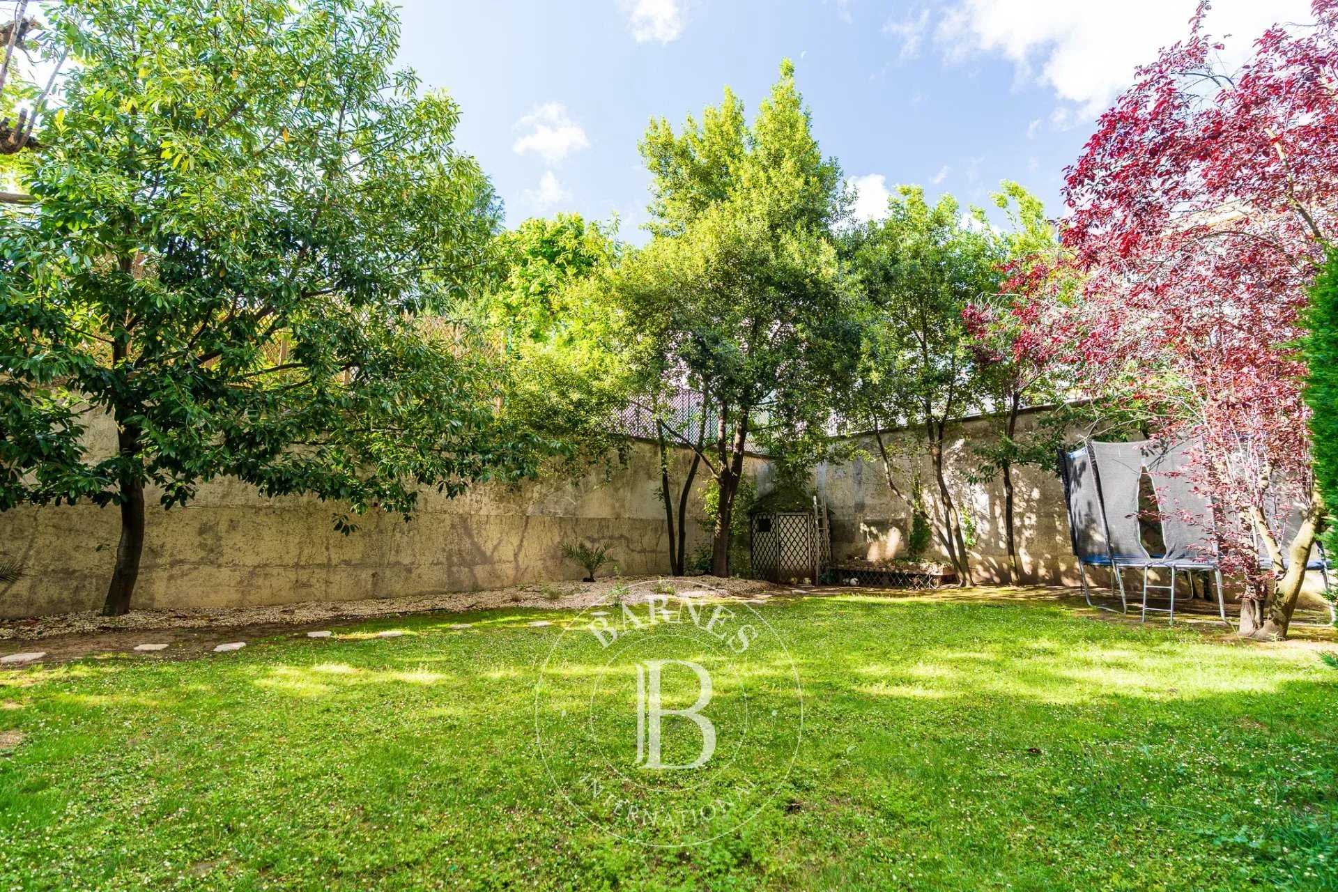 Appartement Neuilly-sur-Seine  -  ref 87087823 (picture 1)