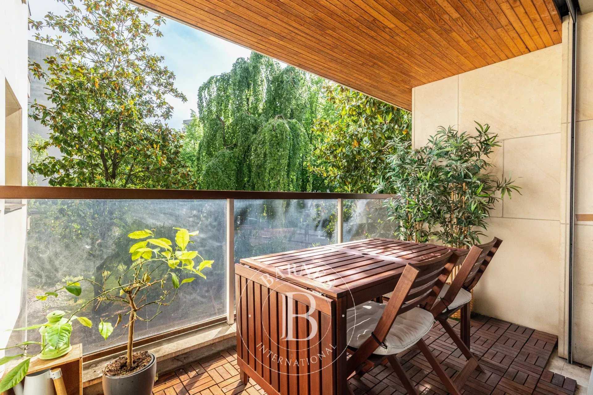 Appartement Neuilly-sur-Seine  -  ref 85929160 (picture 1)