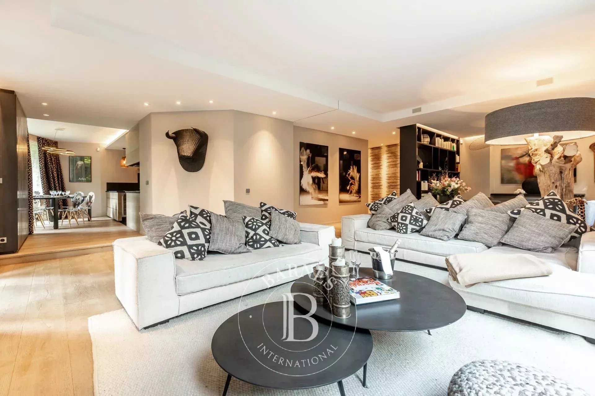 Appartement Neuilly-sur-Seine  -  ref 85908579 (picture 2)