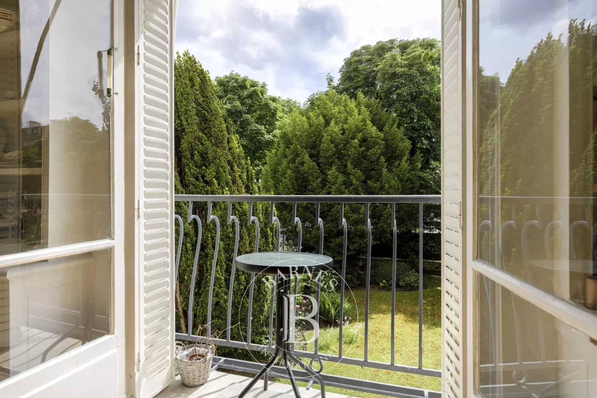 Appartement Neuilly-sur-Seine  -  ref 85943805 (picture 1)