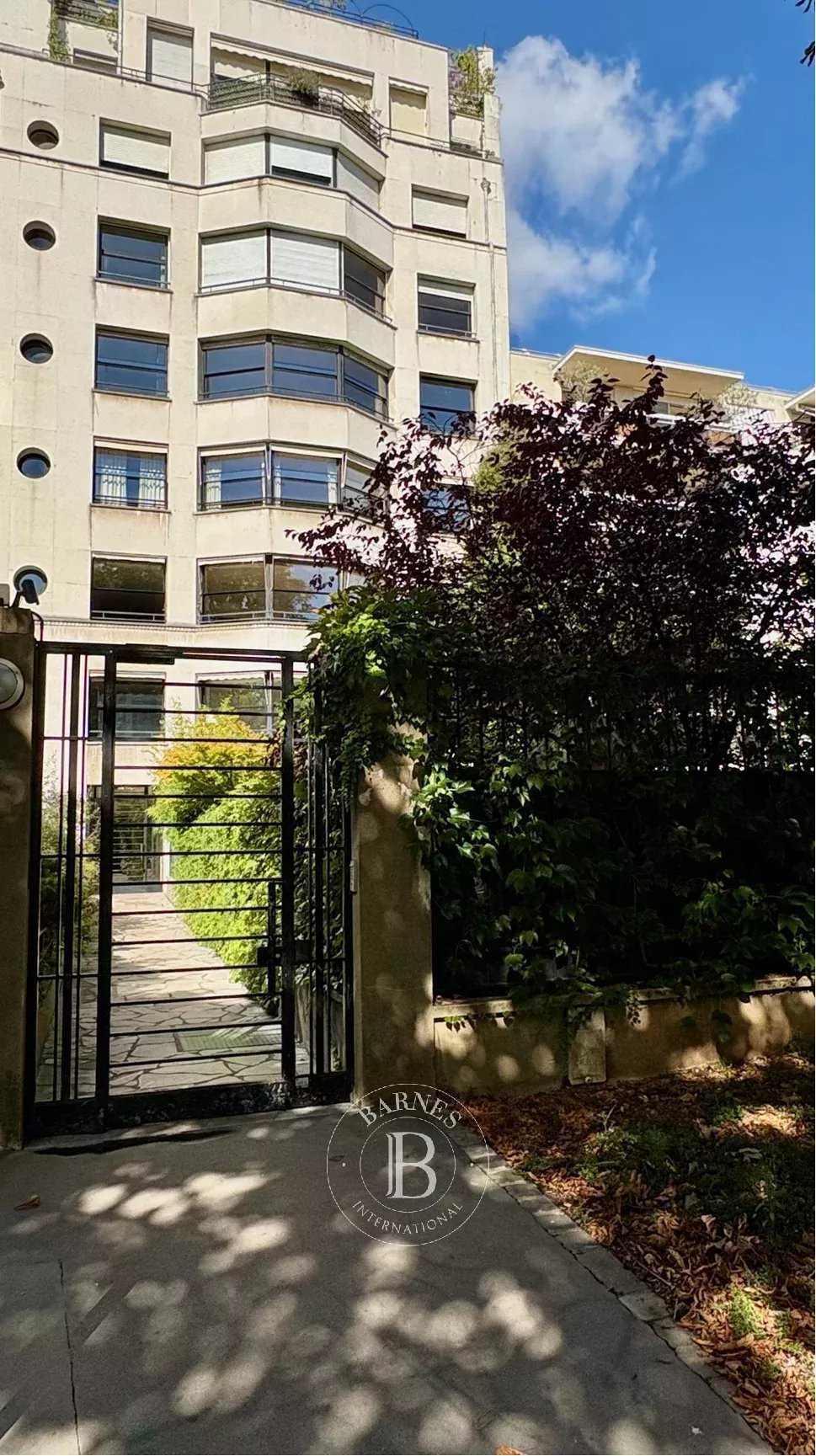 Apartment Neuilly-sur-Seine  -  ref 85939486 (picture 2)