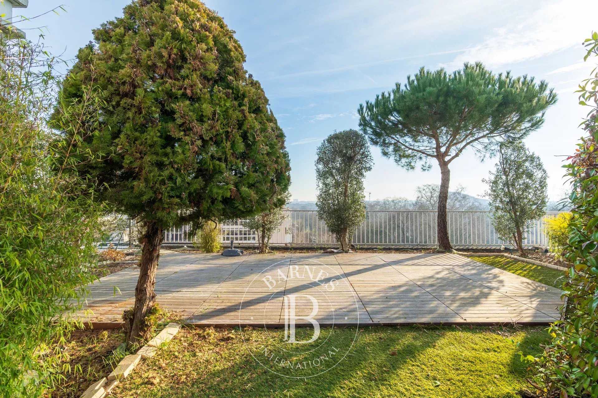Apartment Neuilly-sur-Seine  -  ref 85943218 (picture 1)