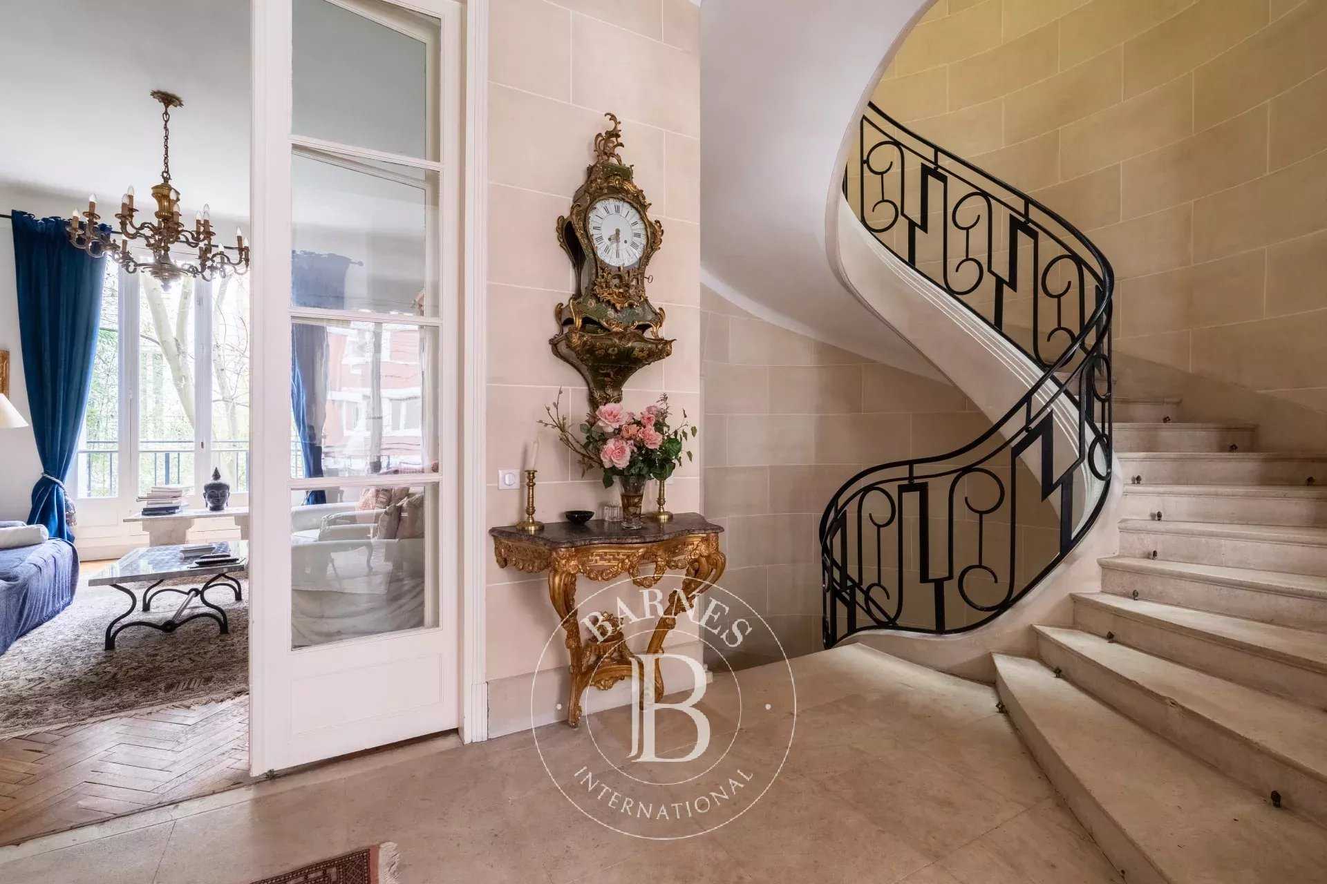 Neuilly-sur-Seine  - Hôtel particulier 10 Pièces 5 Chambres