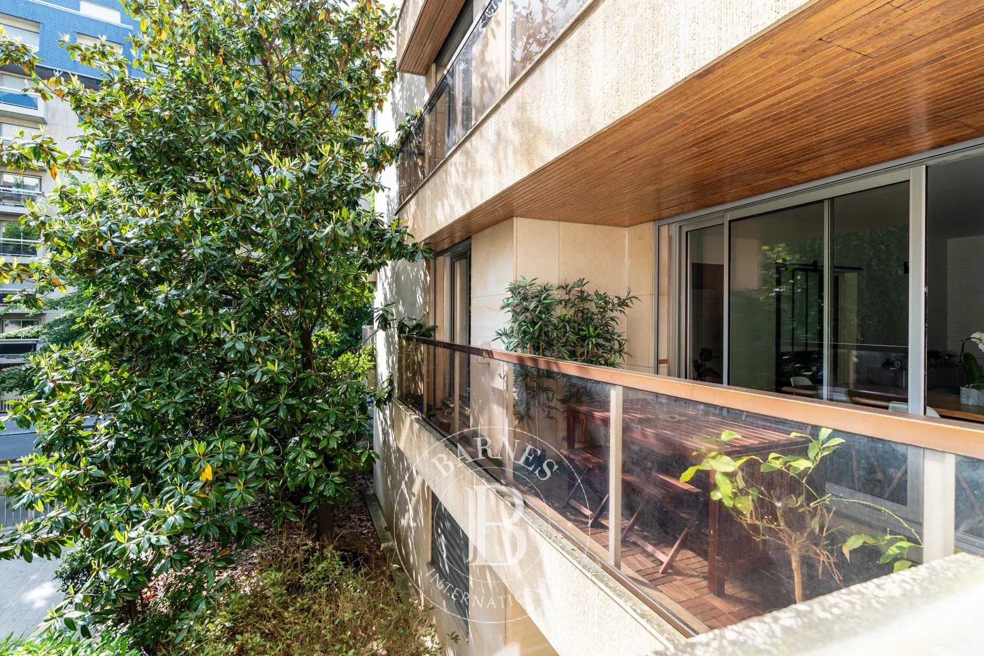 Appartement Neuilly-sur-Seine  -  ref 85929160 (picture 3)