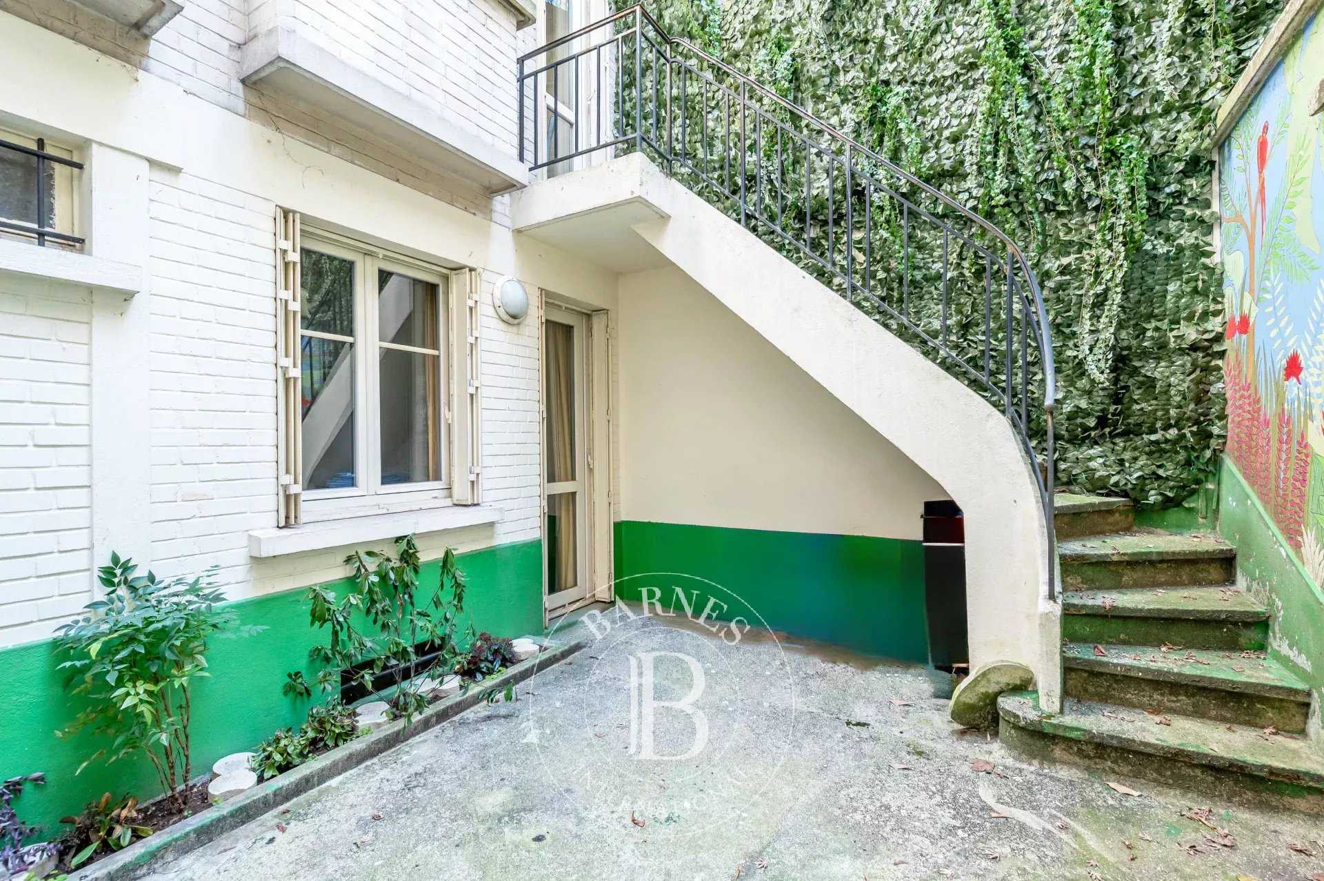 Mansion Neuilly-sur-Seine  -  ref 85831203 (picture 1)