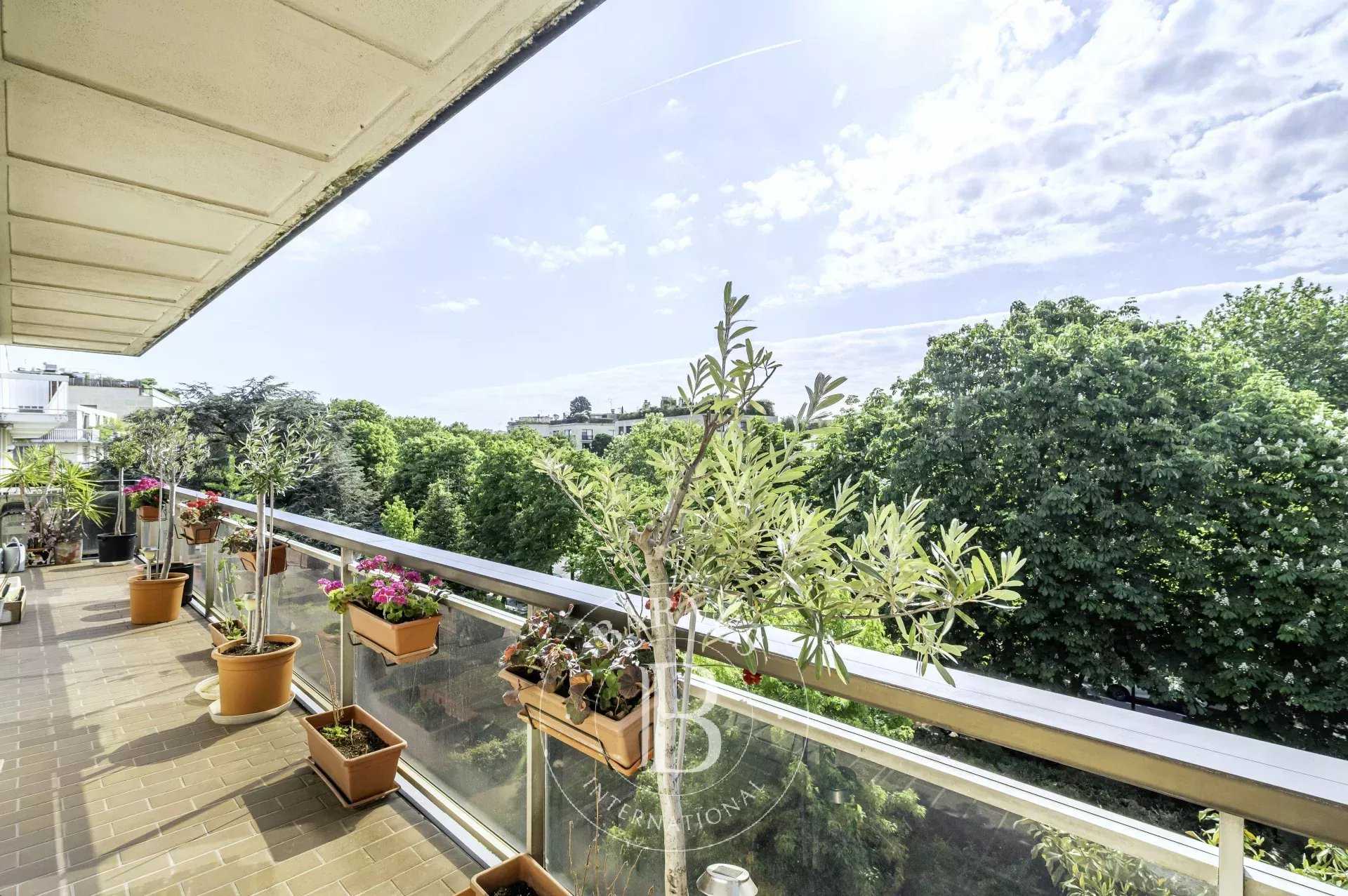 Apartment Neuilly-sur-Seine  -  ref 85906701 (picture 1)