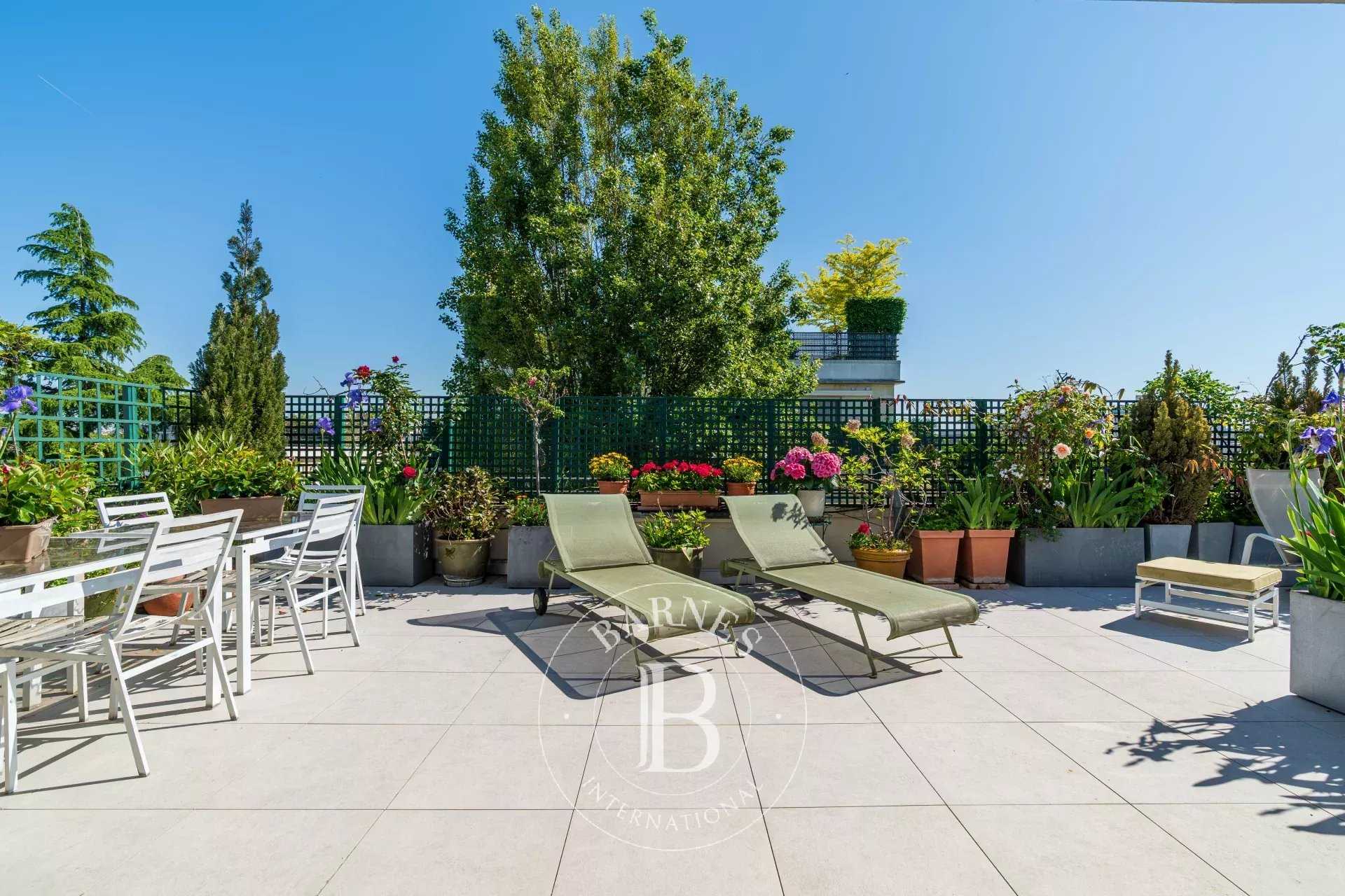 Appartement Neuilly-sur-Seine  -  ref 85891761 (picture 2)