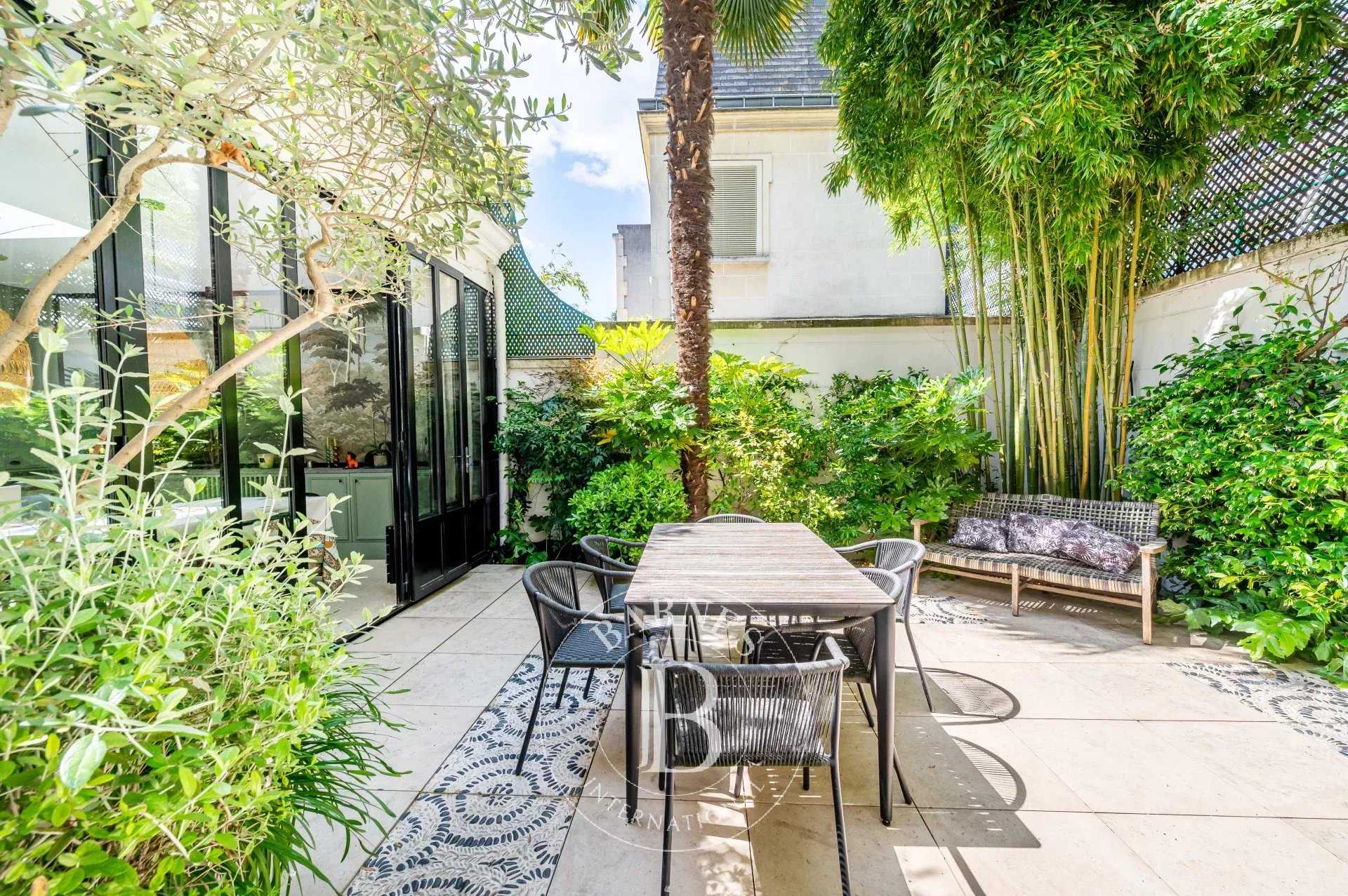 House Neuilly-sur-Seine  -  ref 85959427 (picture 3)