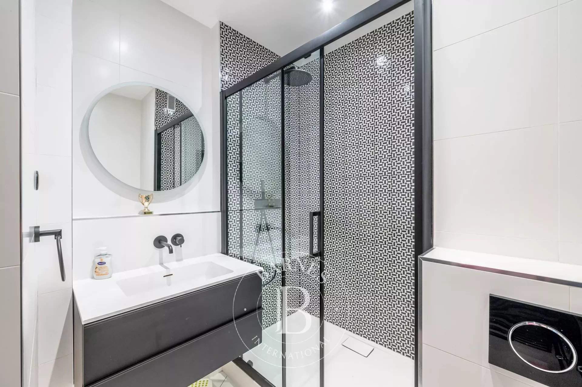 Neuilly-sur-Seine  - Apartment 3 Bedrooms - picture 19