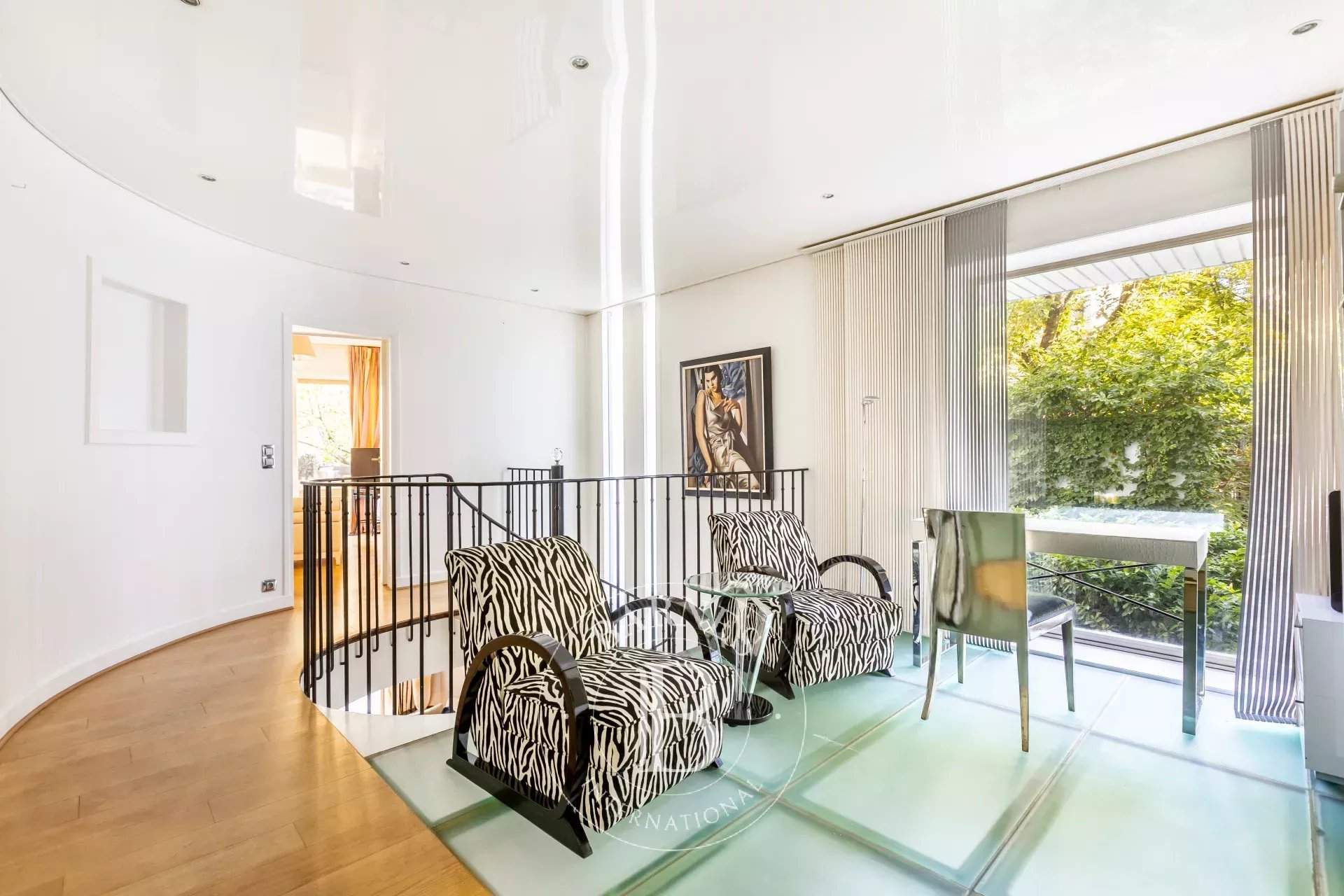 Neuilly-sur-Seine  - Apartment 3 Bedrooms - picture 3