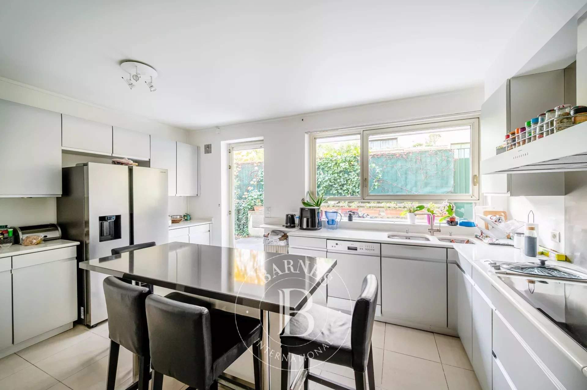 Neuilly-sur-Seine  - Apartment 5 Bedrooms - picture 9