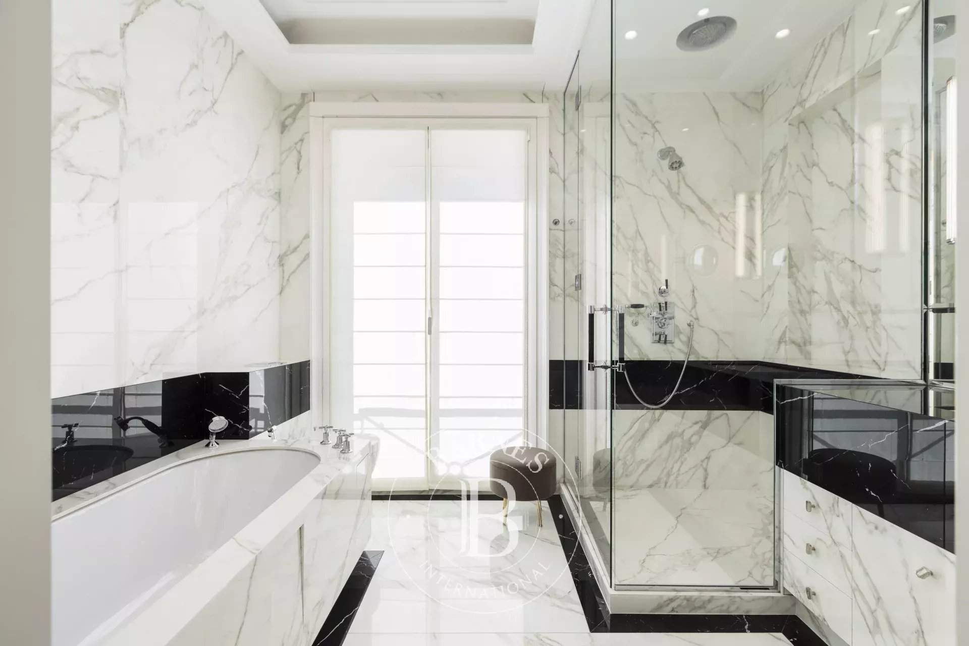 Neuilly-sur-Seine  - Hôtel particulier 9 Pi&egrave;ces 5 Chambres - picture 14