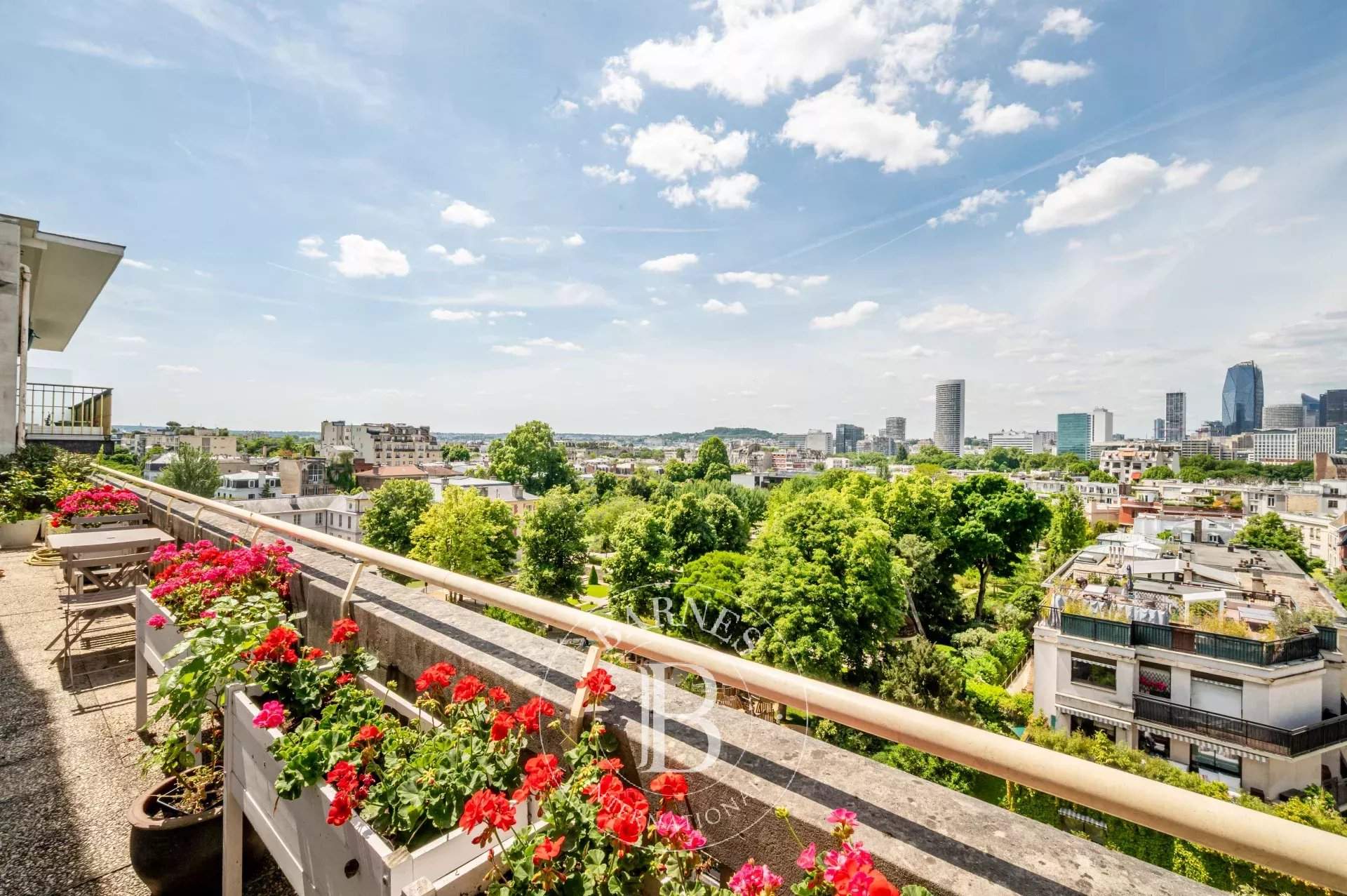 Neuilly-sur-Seine  - Apartment 5 Bedrooms - picture 2