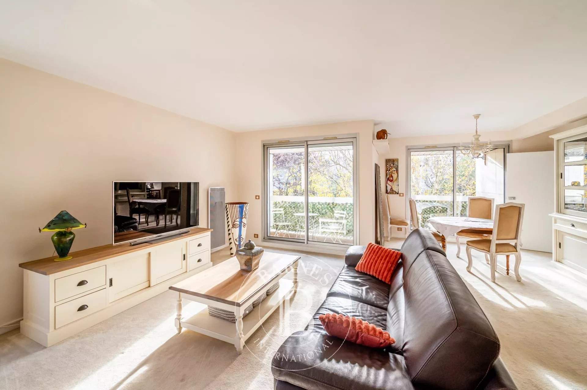 Neuilly-sur-Seine  - Apartment 2 Bedrooms - picture 1