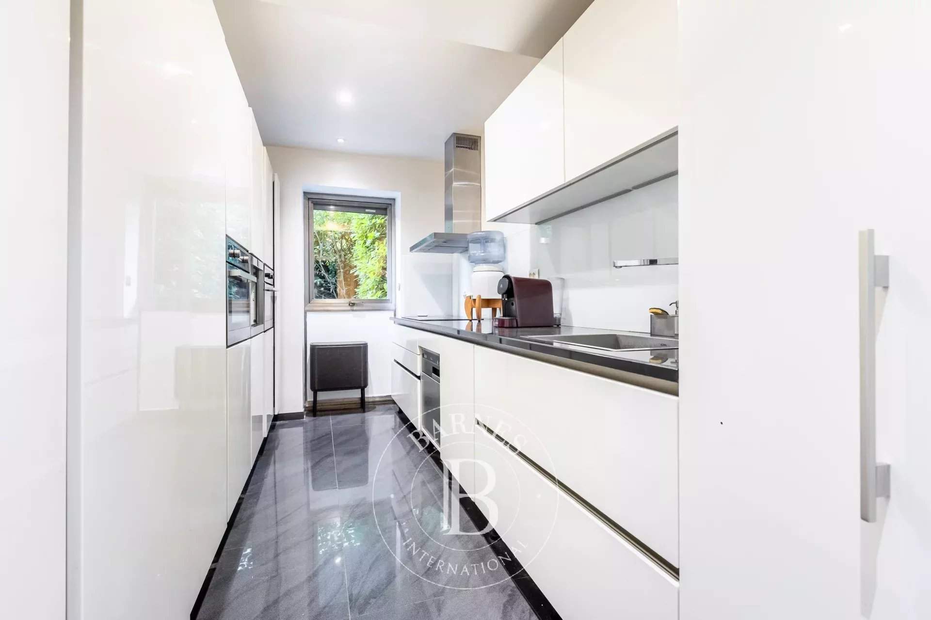 Neuilly-sur-Seine  - Apartment 3 Bedrooms - picture 10