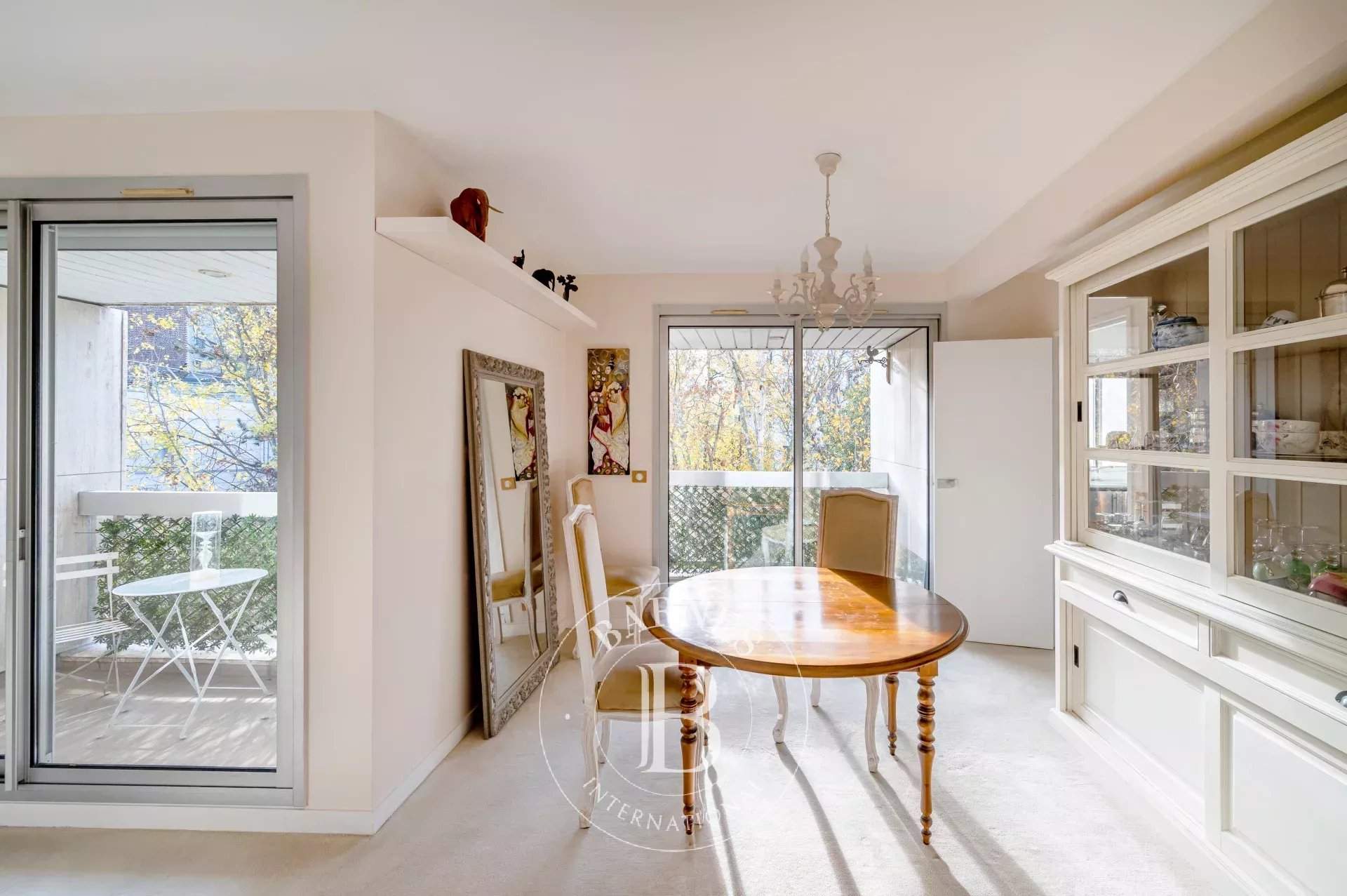 Neuilly-sur-Seine  - Apartment 2 Bedrooms - picture 7