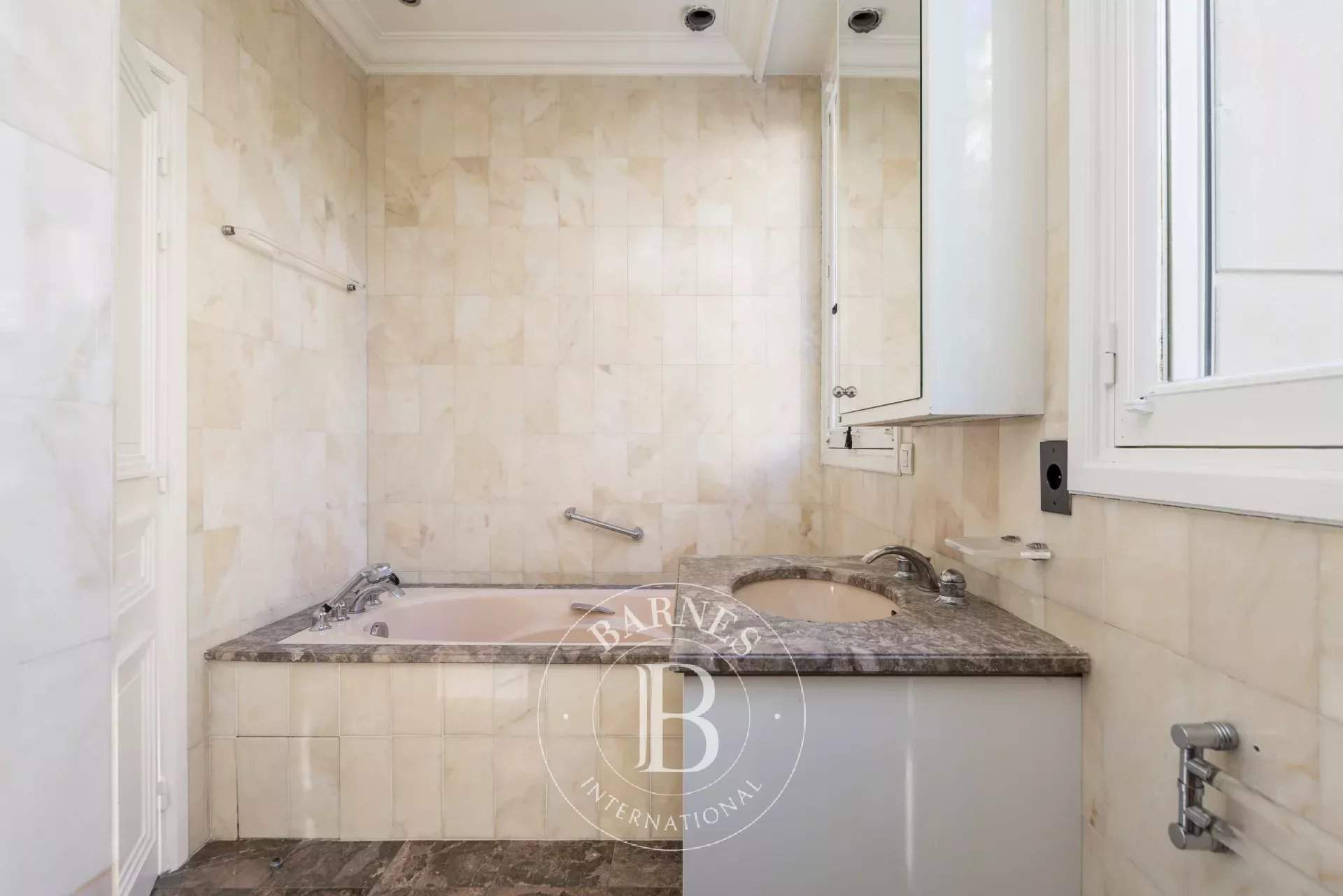 Neuilly-sur-Seine  - Mansion 4 Bedrooms - picture 19