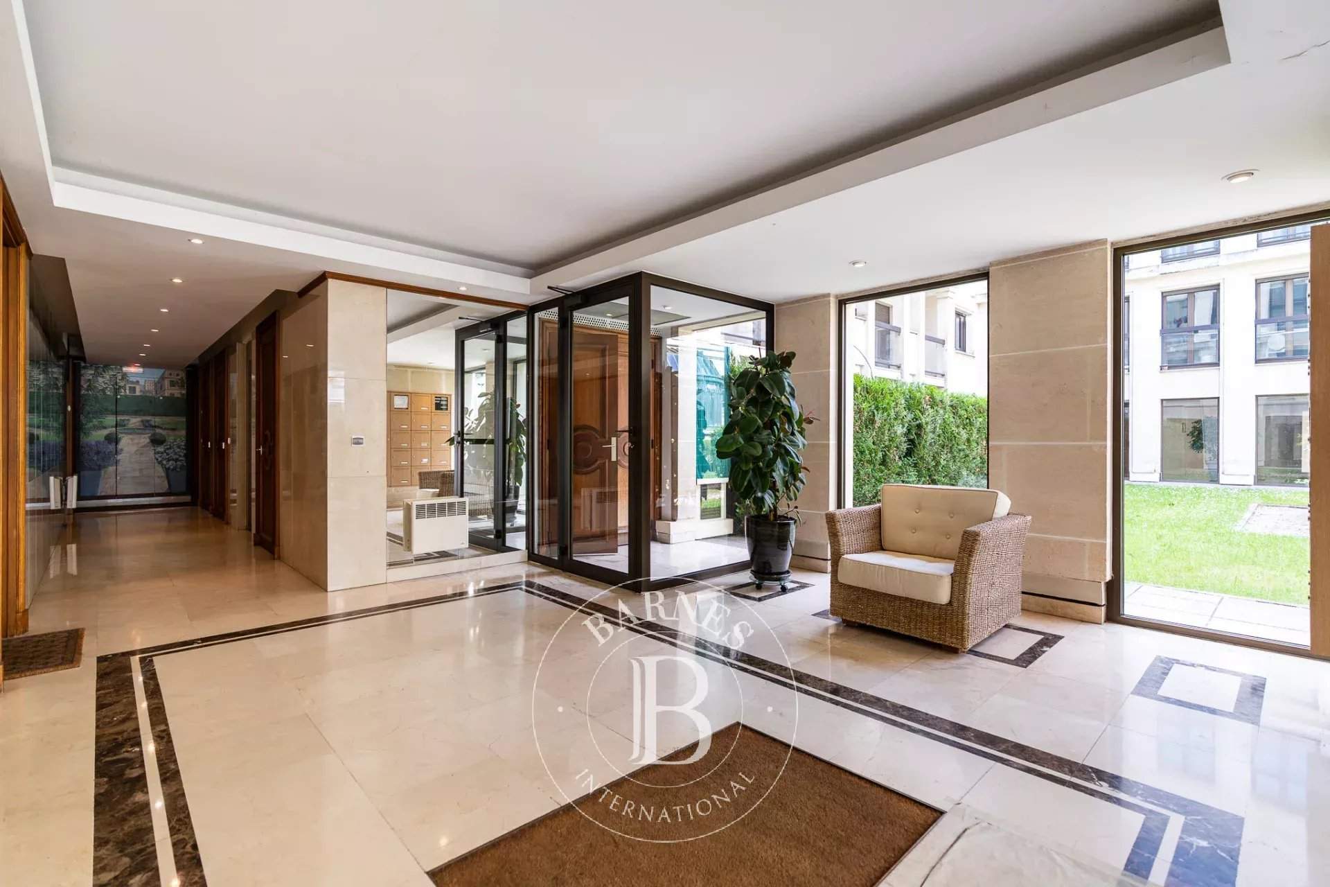 Neuilly-sur-Seine  - Piso 5 Cuartos 3 Habitaciones - picture 12