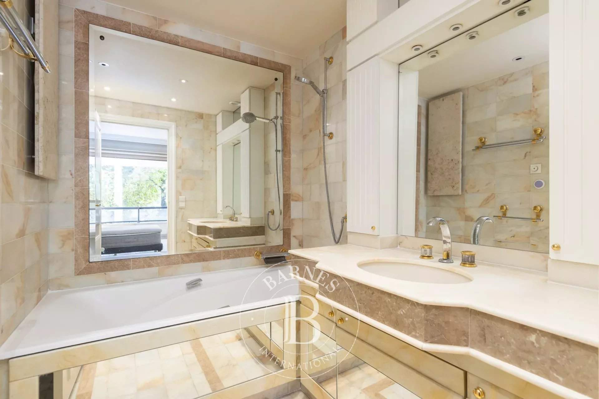 Neuilly-sur-Seine  - Piso 6 Cuartos 3 Habitaciones - picture 15