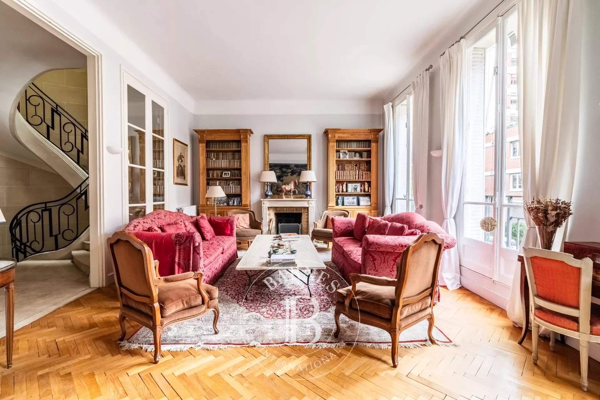 Neuilly-sur-Seine  - Hôtel particulier 10 Pièces 5 Chambres - picture 4