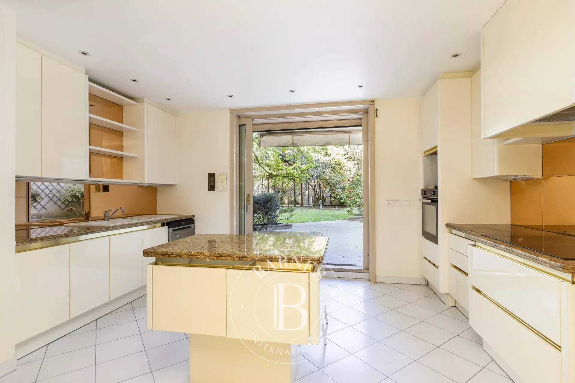 Neuilly-sur-Seine  - Piso 6 Cuartos 3 Habitaciones - picture 8