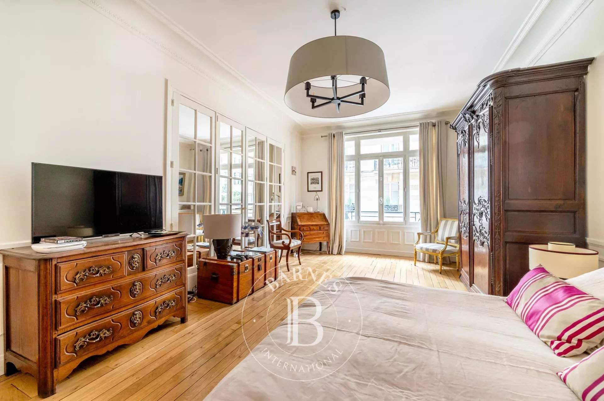 Neuilly-sur-Seine  - Appartement 6 Pièces 4 Chambres - picture 12