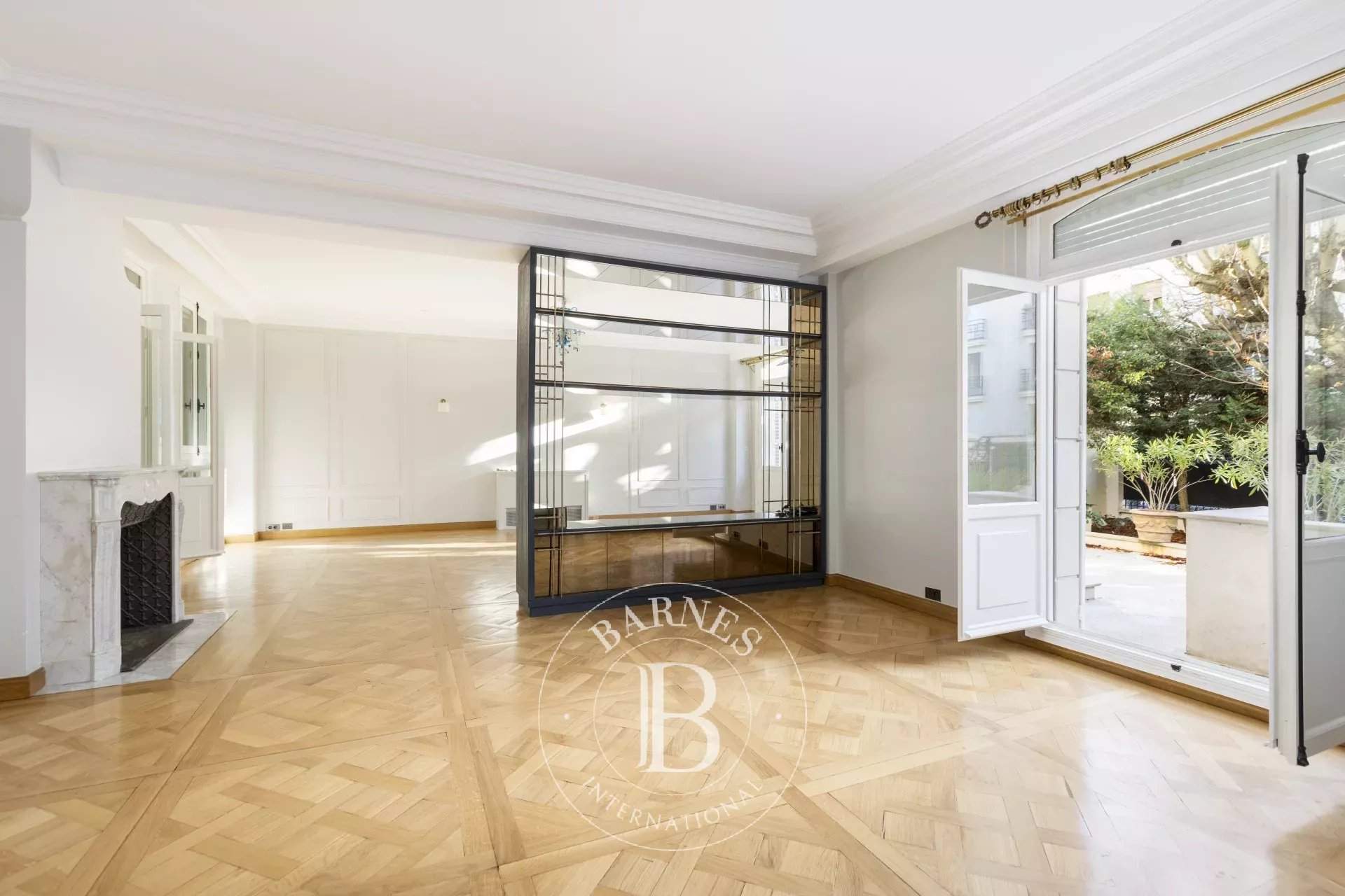 Neuilly-sur-Seine  - Mansion 4 Bedrooms - picture 8