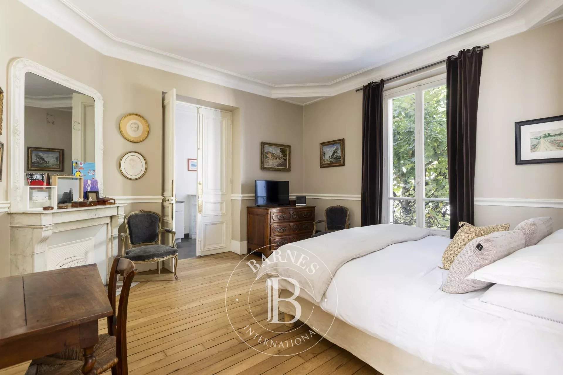 Neuilly-sur-Seine  - Maison 8 Pièces 5 Chambres - picture 12