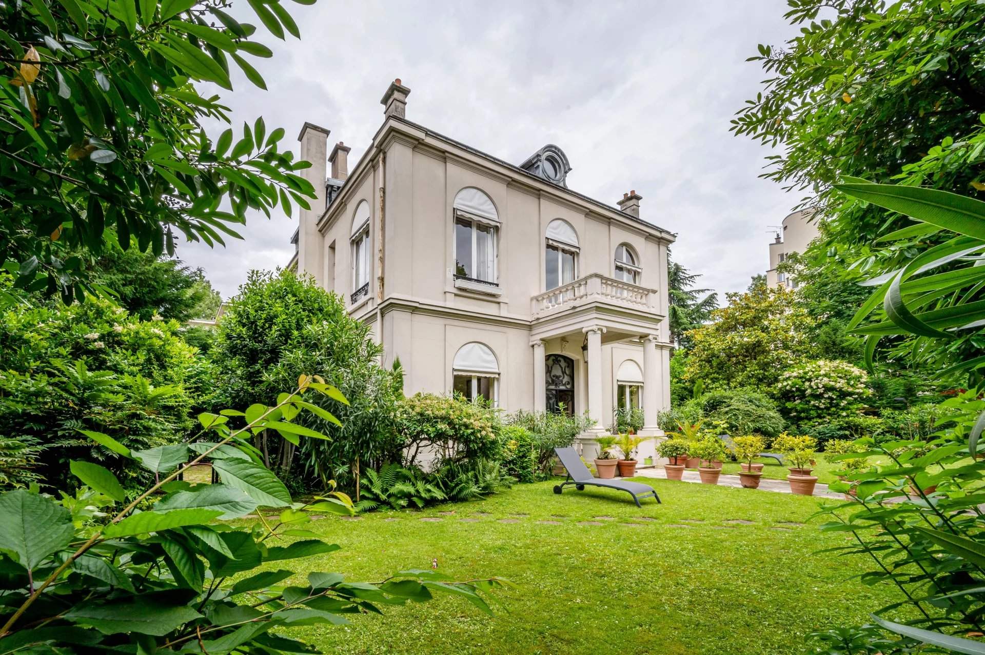 Neuilly-sur-Seine  - Palacete 10 Cuartos 6 Habitaciones - picture 1