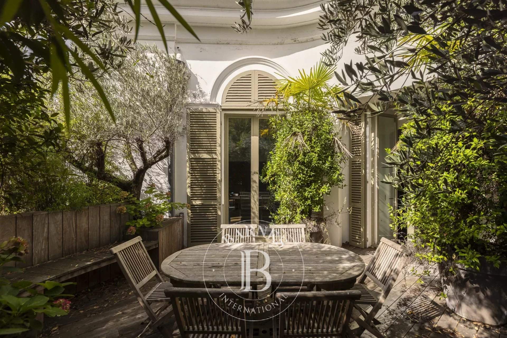 Neuilly-sur-Seine  - Apartment 3 Bedrooms - picture 1