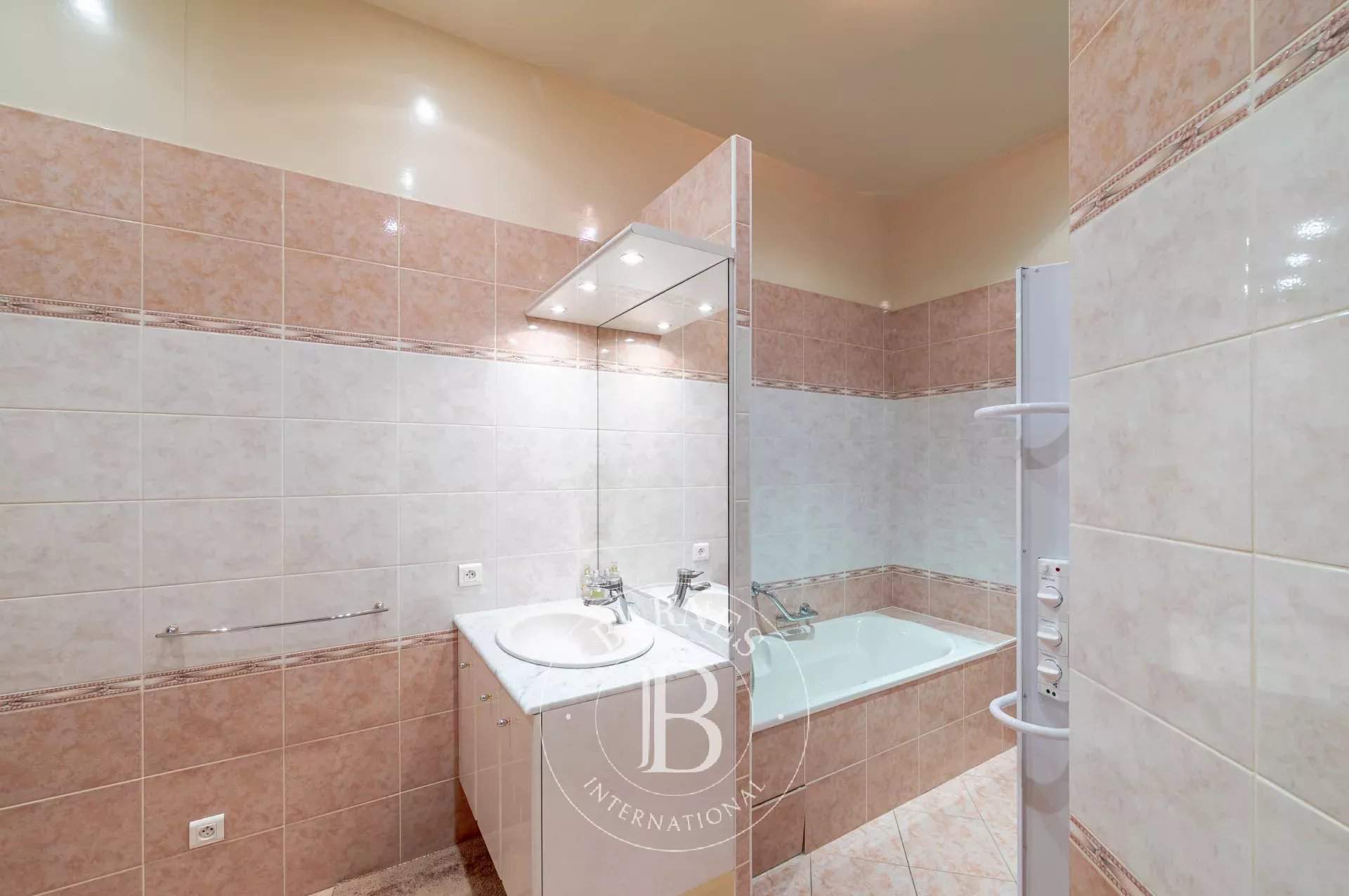 Neuilly-sur-Seine  - Appartement 7 Pièces 4 Chambres - picture 18