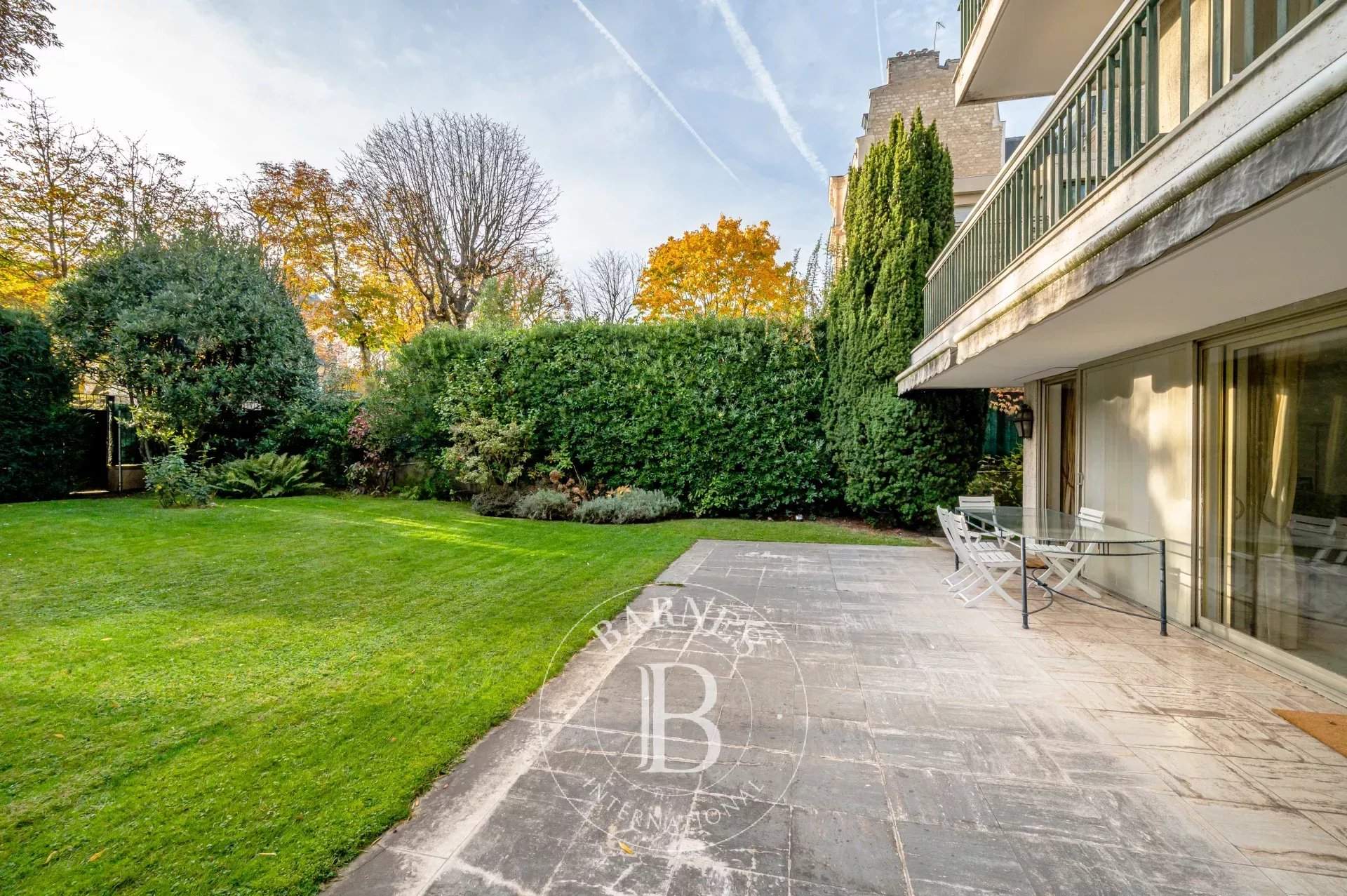 Neuilly-sur-Seine  - Apartment 5 Bedrooms - picture 1