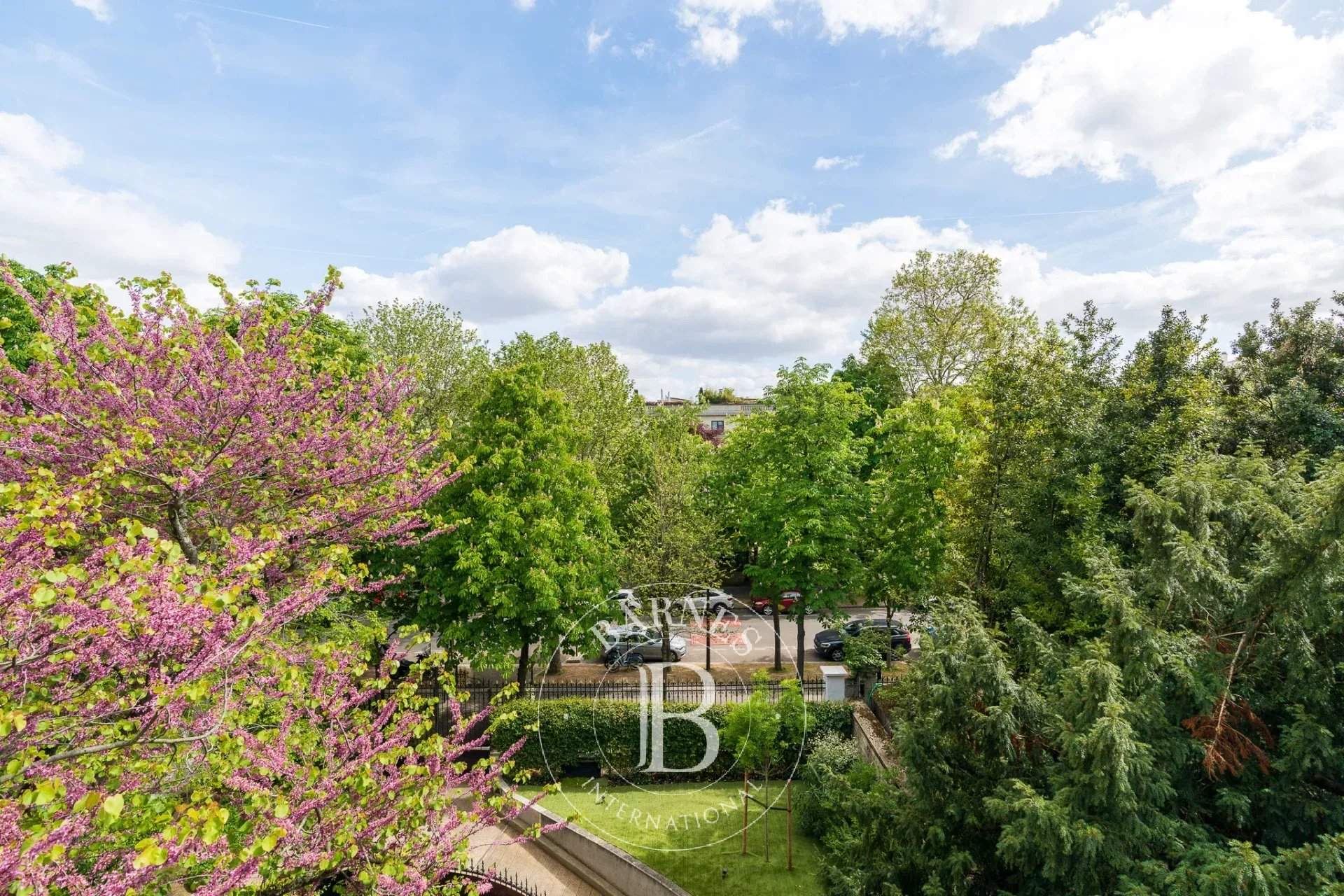 Neuilly-sur-Seine  - Apartment 2 Bedrooms - picture 2