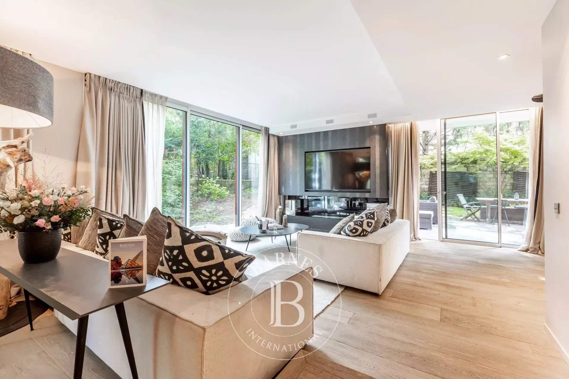 Neuilly-sur-Seine  - Appartement 6 Pièces 3 Chambres - picture 4