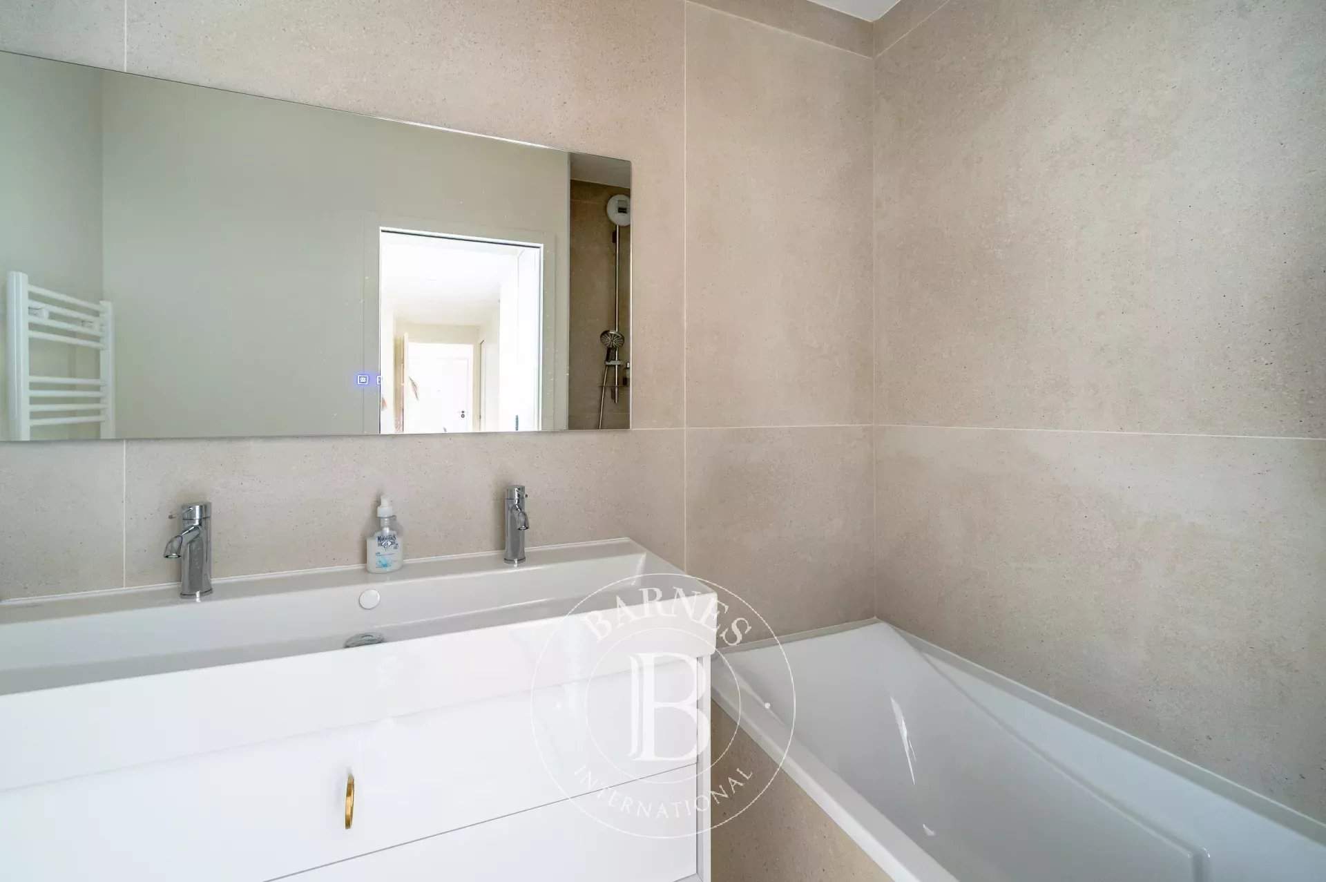 Clichy  - Apartment 3 Bedrooms - picture 11