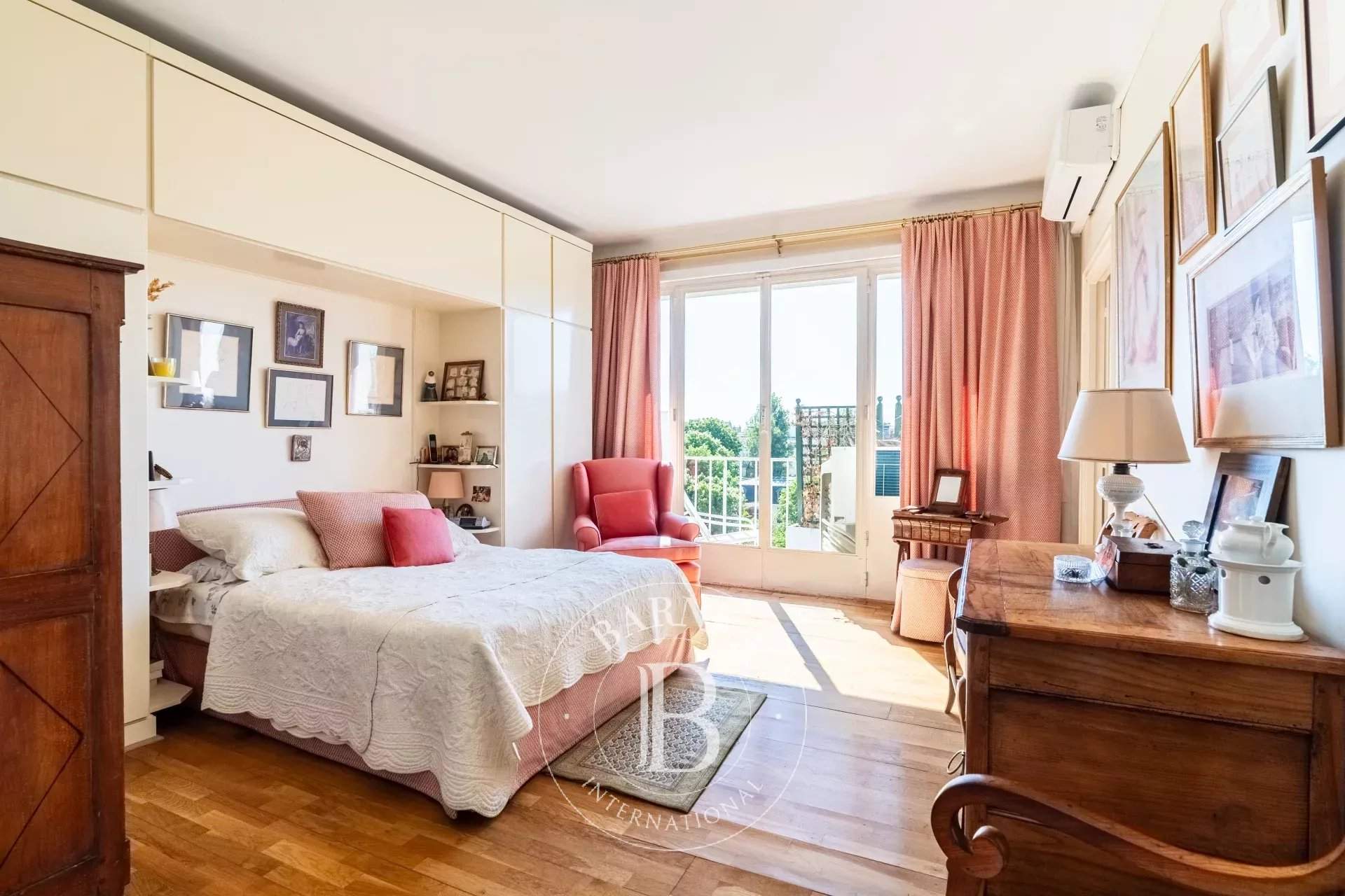 Neuilly-sur-Seine  - Appartement 5 Pièces 3 Chambres - picture 12