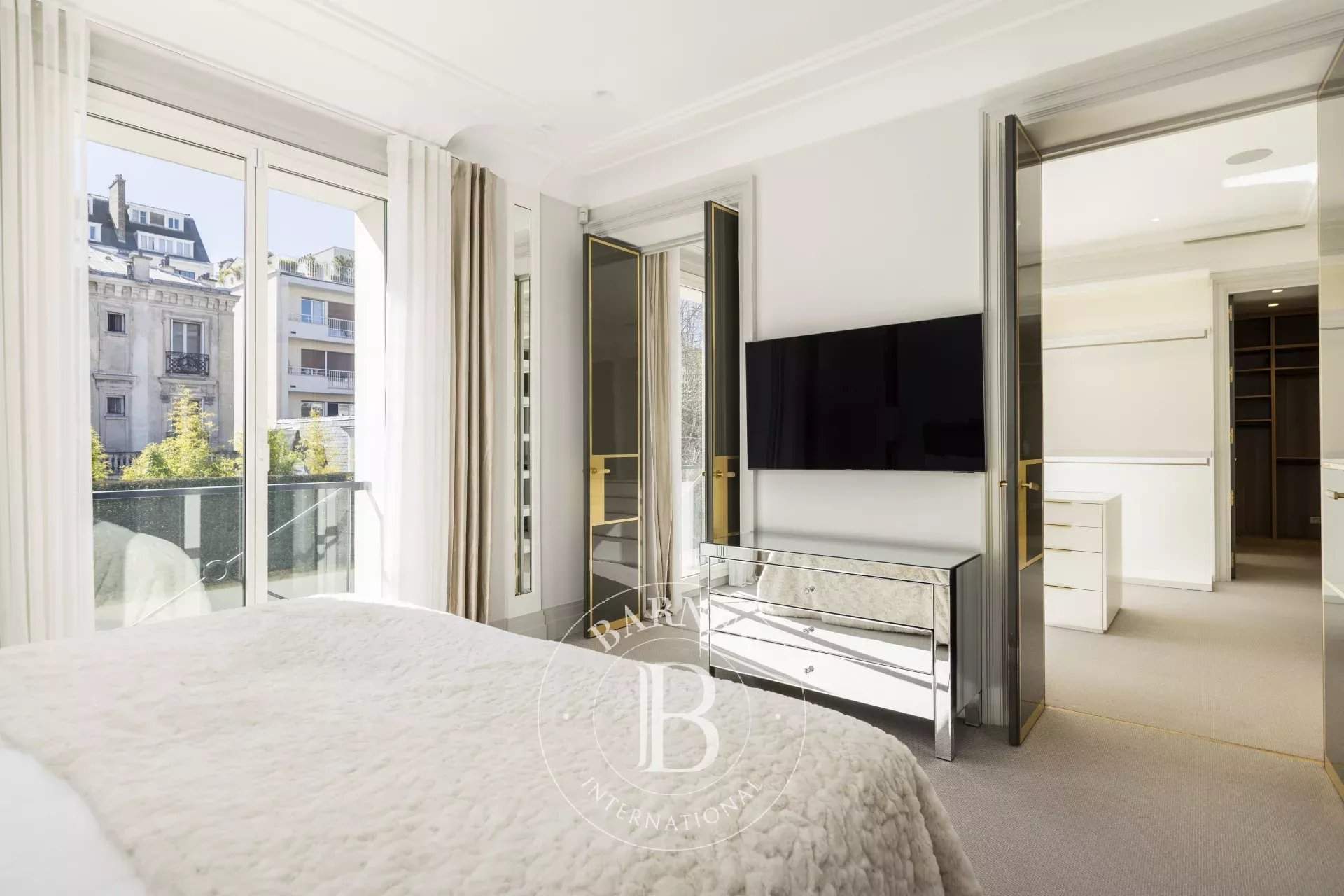 Neuilly-sur-Seine  - Hôtel particulier 9 Pi&egrave;ces 5 Chambres - picture 10