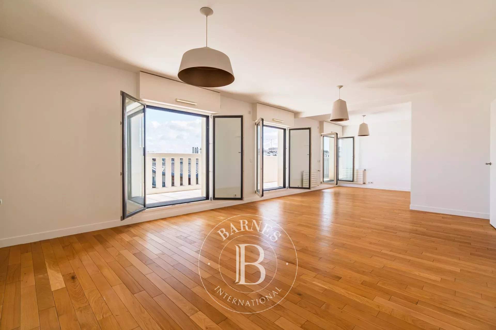 Levallois-Perret  - Appartement 5 Pièces 3 Chambres - picture 1