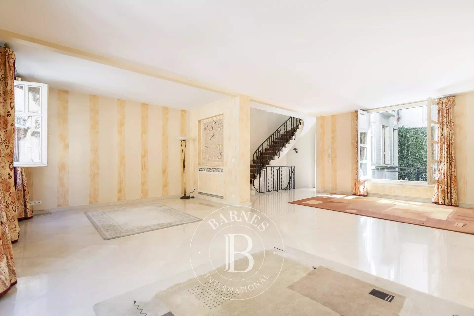 Neuilly-sur-Seine  - Mansion 4 Bedrooms - picture 3