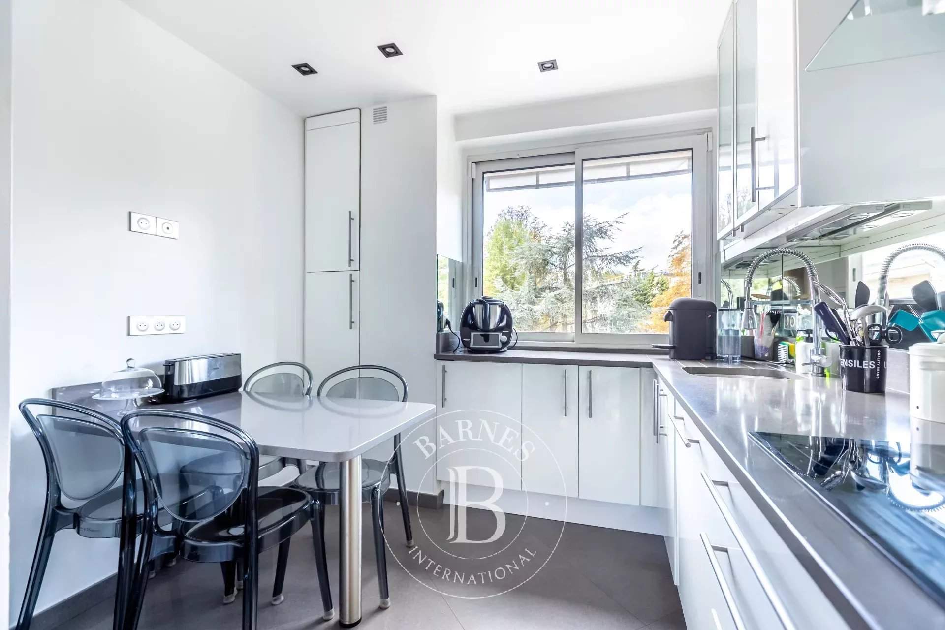 Neuilly-sur-Seine  - Appartement 5 Pièces 4 Chambres - picture 9