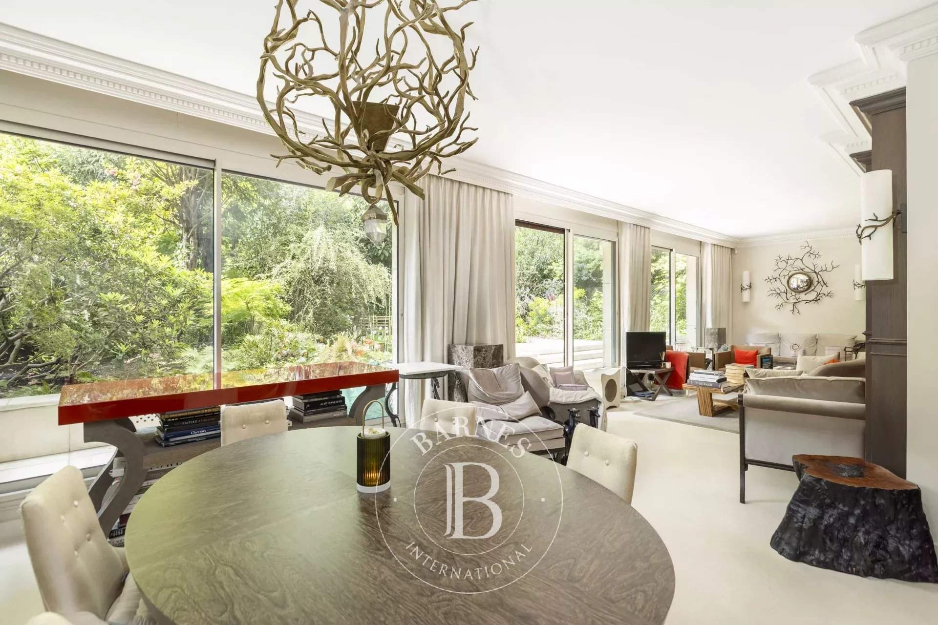 Neuilly-sur-Seine  - Appartement 5 Pièces 3 Chambres - picture 2