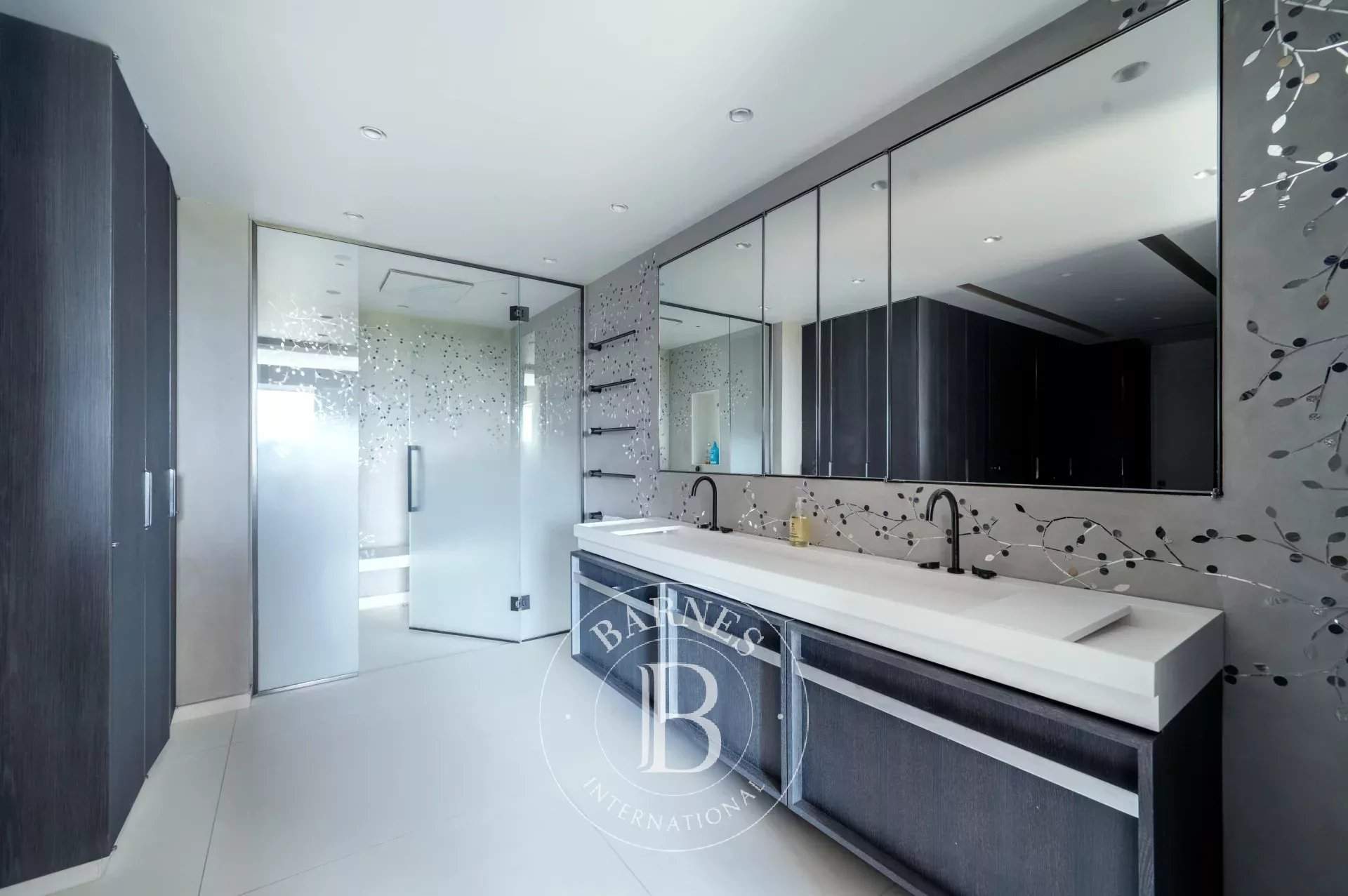 Neuilly-sur-Seine  - Apartment 3 Bedrooms - picture 10