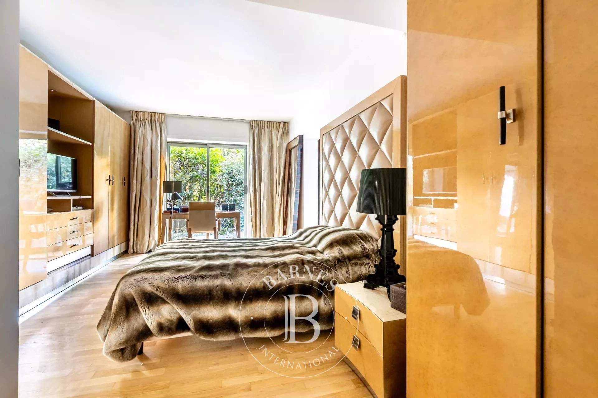 Neuilly-sur-Seine  - Apartment 3 Bedrooms - picture 11